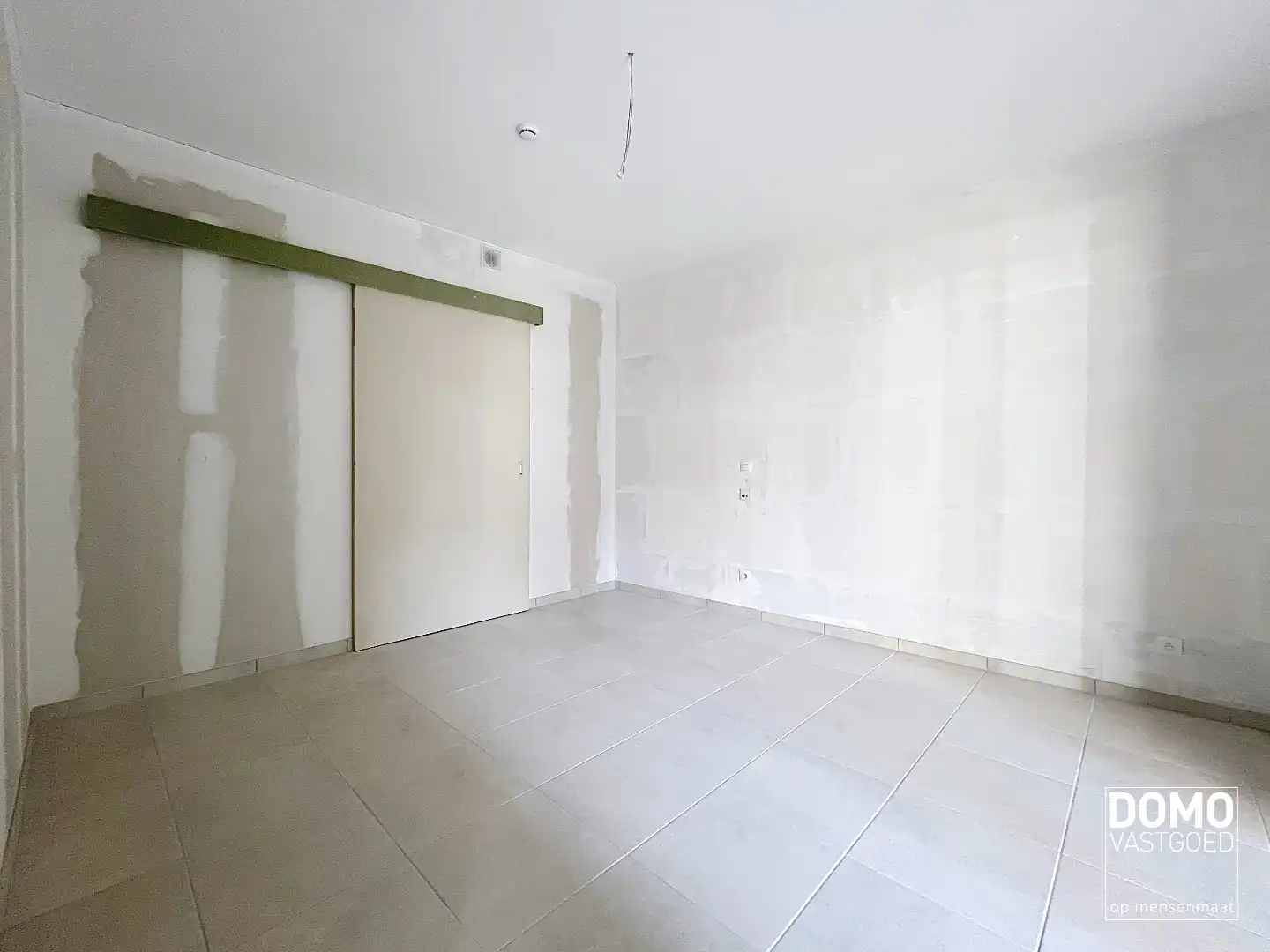 GOED GELEGEN SERVICEFLAT TE KOOP IN CENTRUM HASSELT foto 8