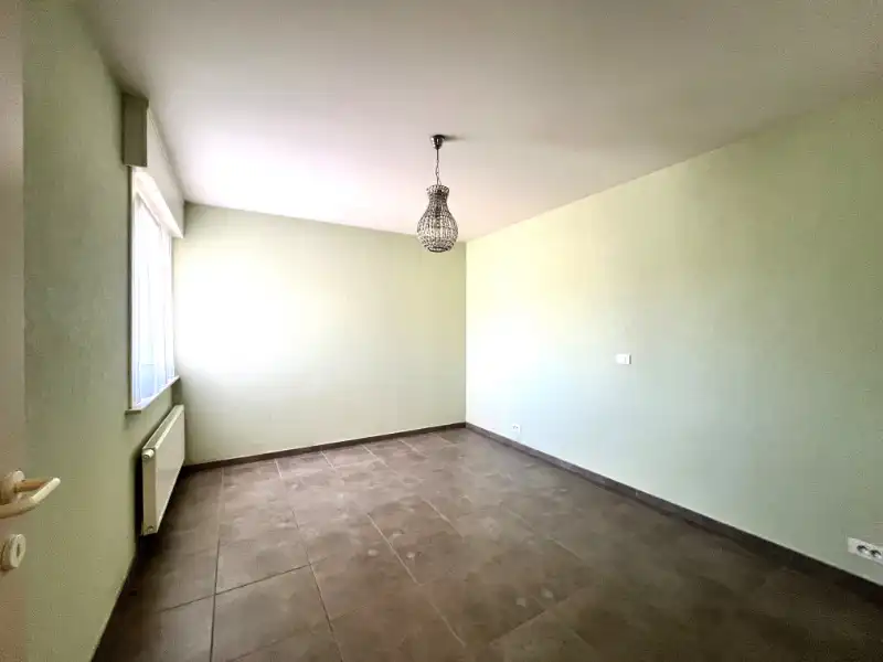 Woning met slaapkamer en badkamer gelijkvloers foto 12