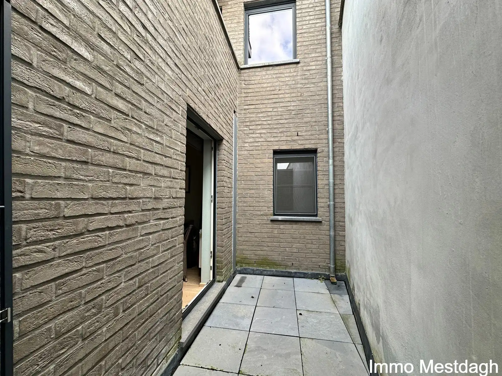 Ruim gelijkvloers appartement met tuin en autostaanplaats. foto 26