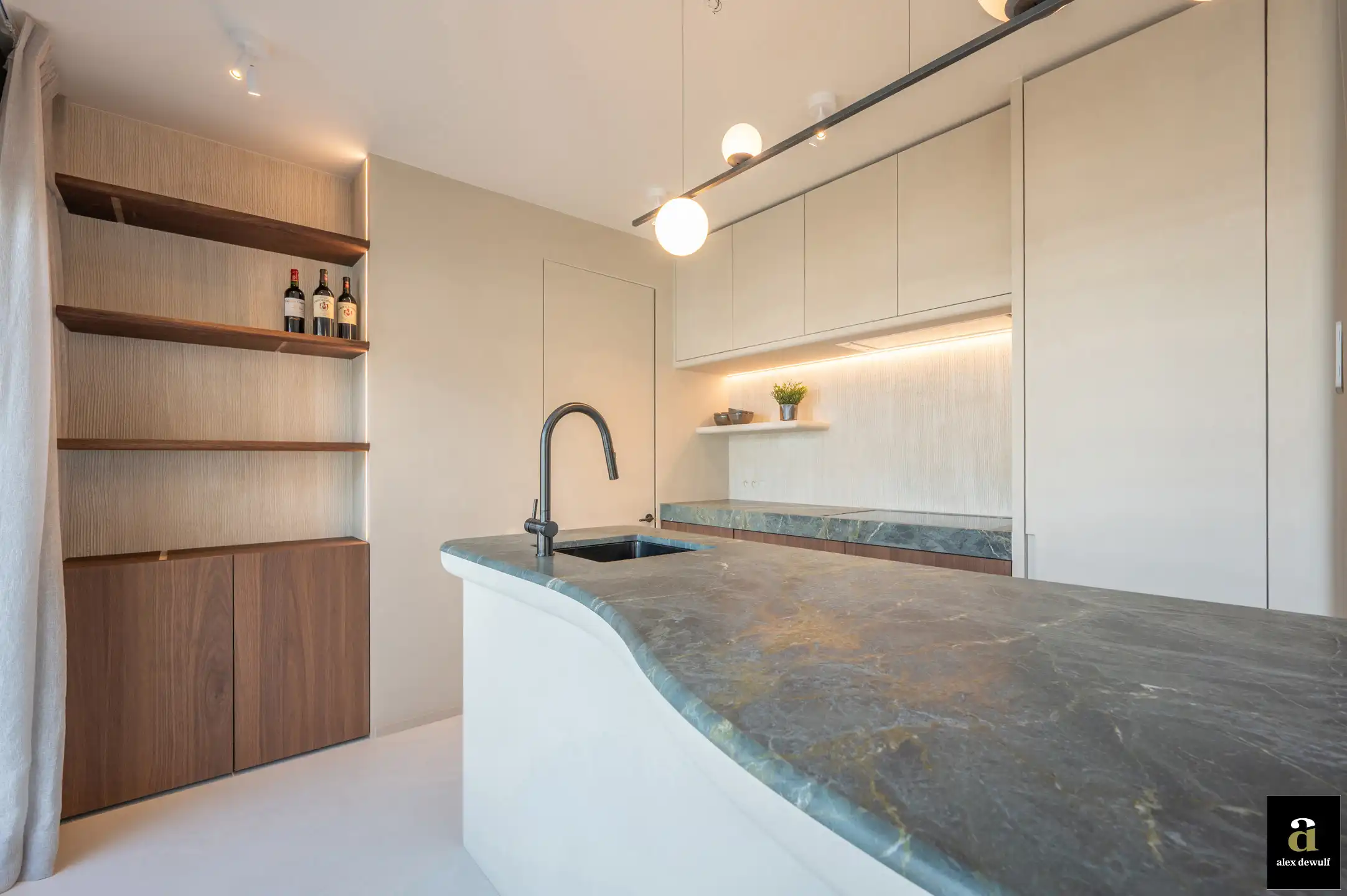 Ruim appartement met zeezicht en zonnig terras op de Kustlaan. foto 9