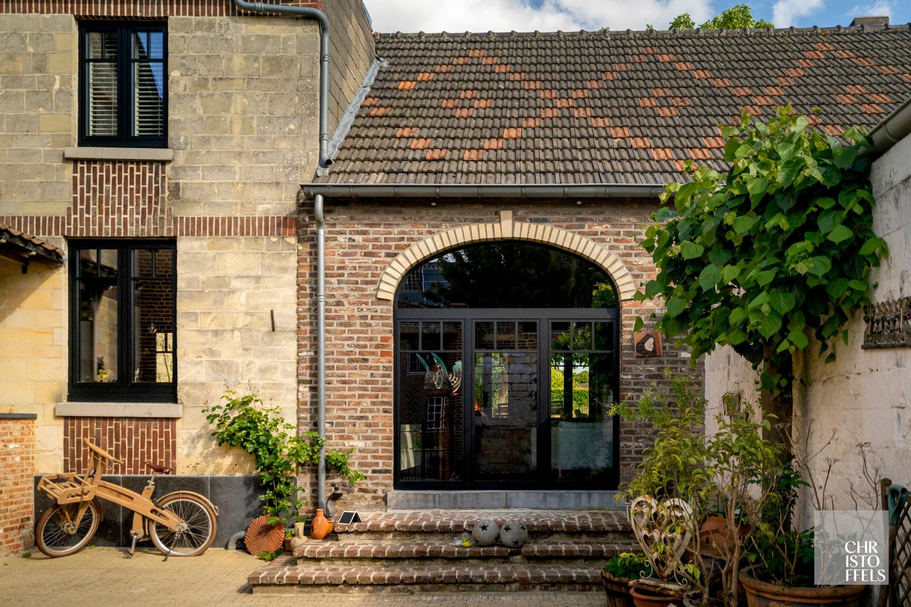 Charmante woning (236m²) in een rustige woonbuurt! foto 7