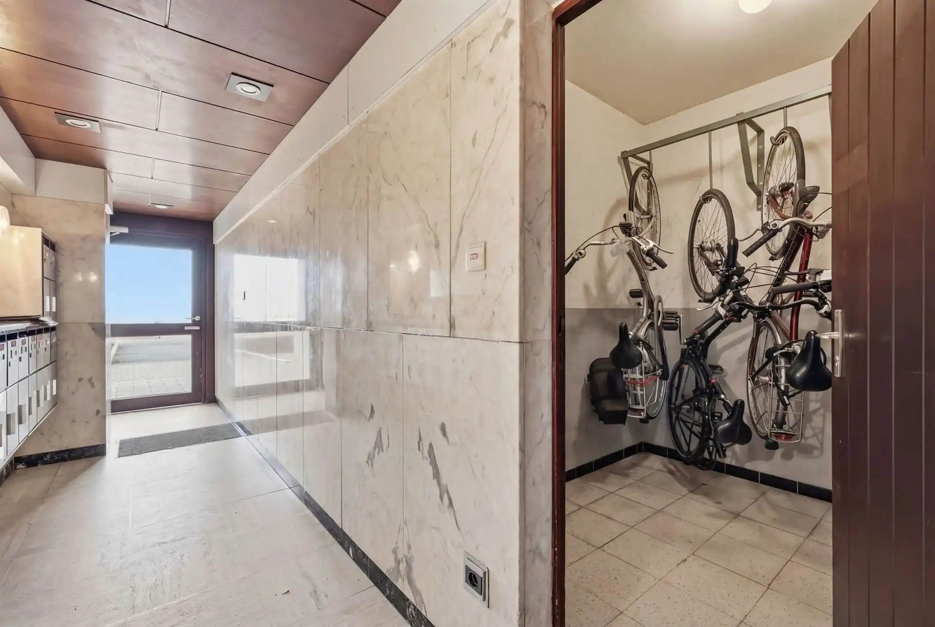 FRONTAAL ZEEZICHT / RIANTE GEVELBREEDTE  foto 25