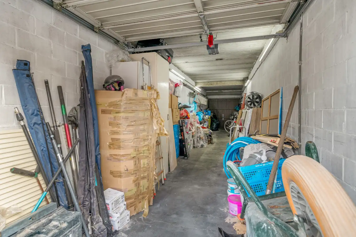 Ruime woning met 4 slaapkamers, 3 badkamers, inpandige garage en tuin! foto 34