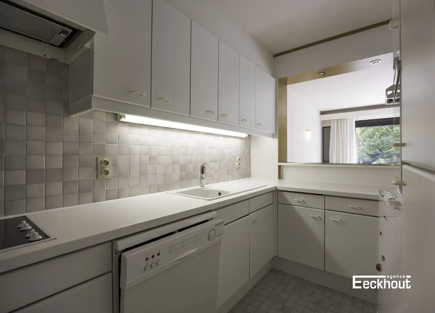 Mooi en centraal gelegen 2 slaapkamerappartement met open zicht! foto 9