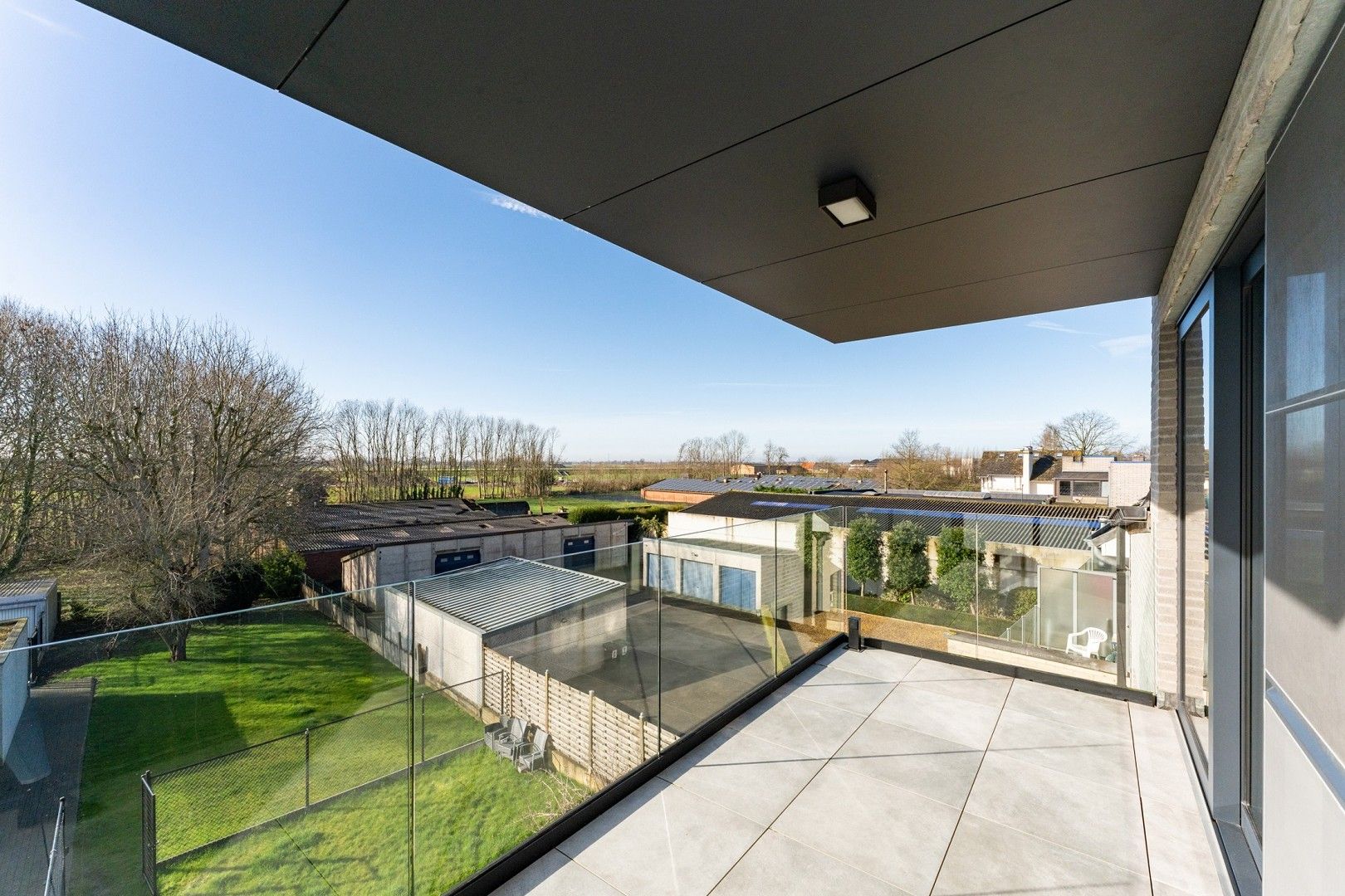 Ruim recent nieuwbouwappartement met terras aan de stadsrand - mog. tot aankoop van garagebox foto 10