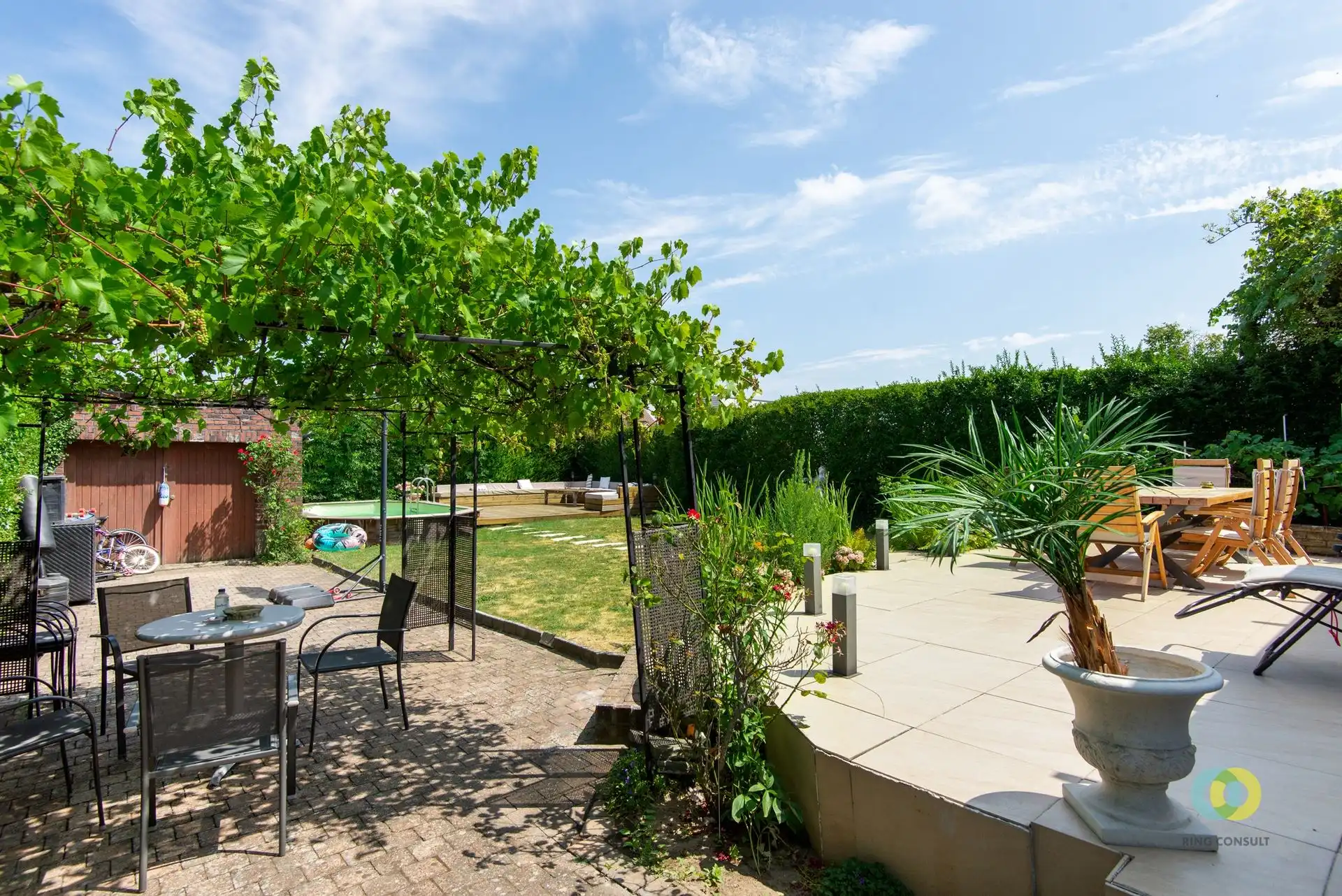 Ruime gezinsvilla met tuin en zwembad  foto 6