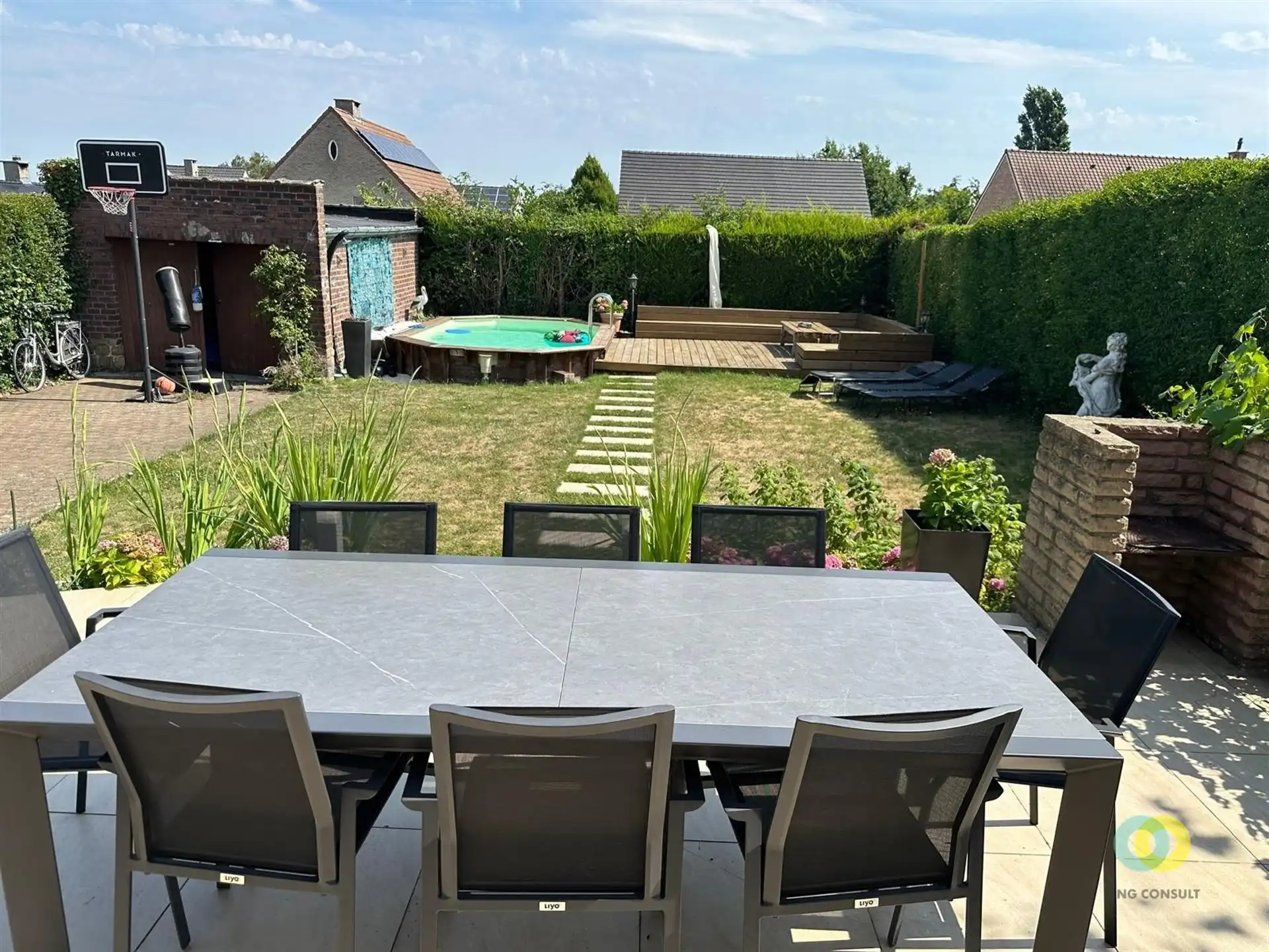Ruime gezinsvilla met tuin en zwembad  foto 6