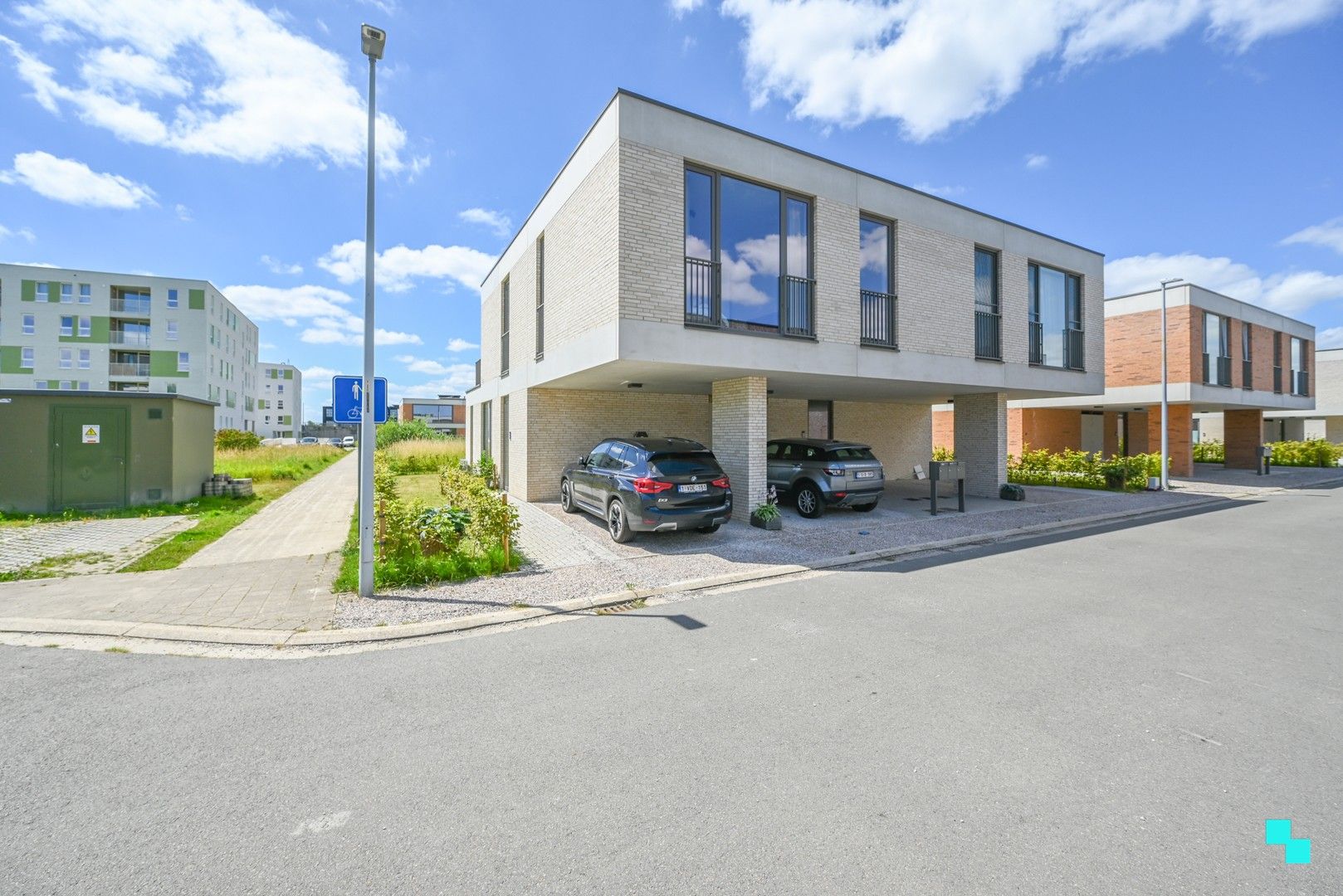 Lichtrijk appartement met zicht op het water in Harelbeke foto 25