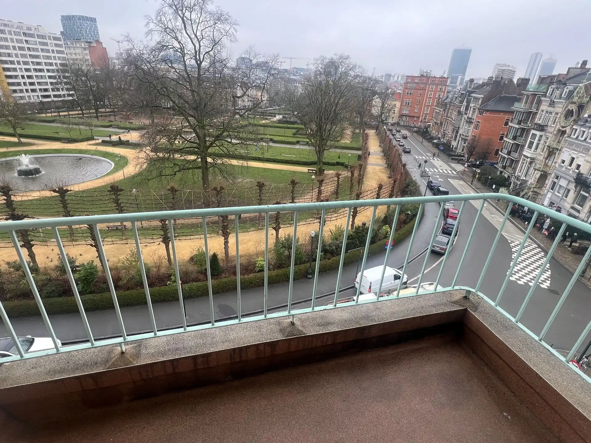 PRACHTIG APP MET 2 SLAAPKAMERS MET UITZICHT OP DE SQUARES foto 2