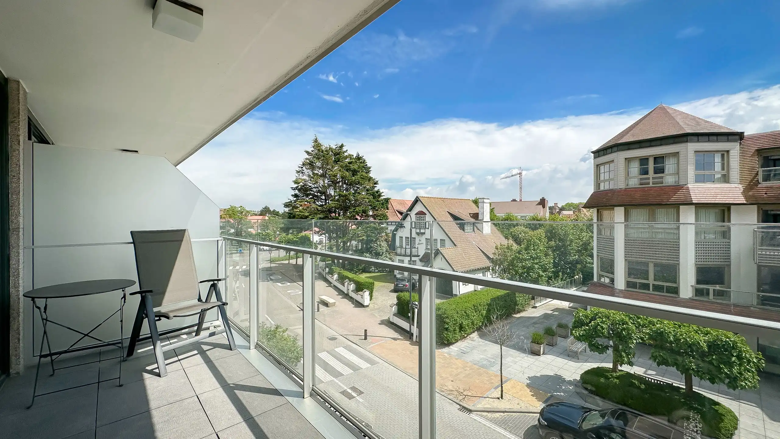 Zonnig appartement met zuidgericht terras op de Kustlaan foto 3