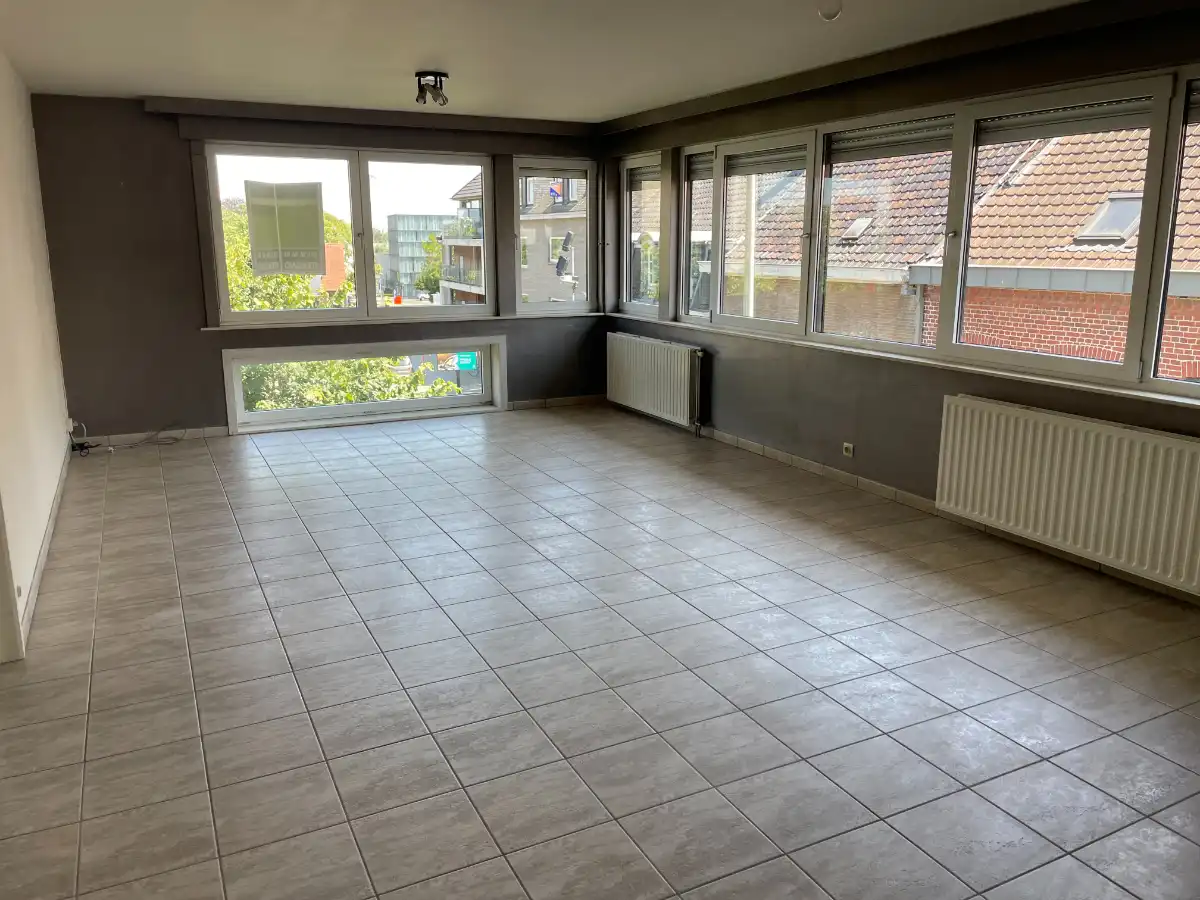 TWEE SLAAPKAMER HOEKAPPARTEMENT + GARAGE centrum Rumbeke foto 13