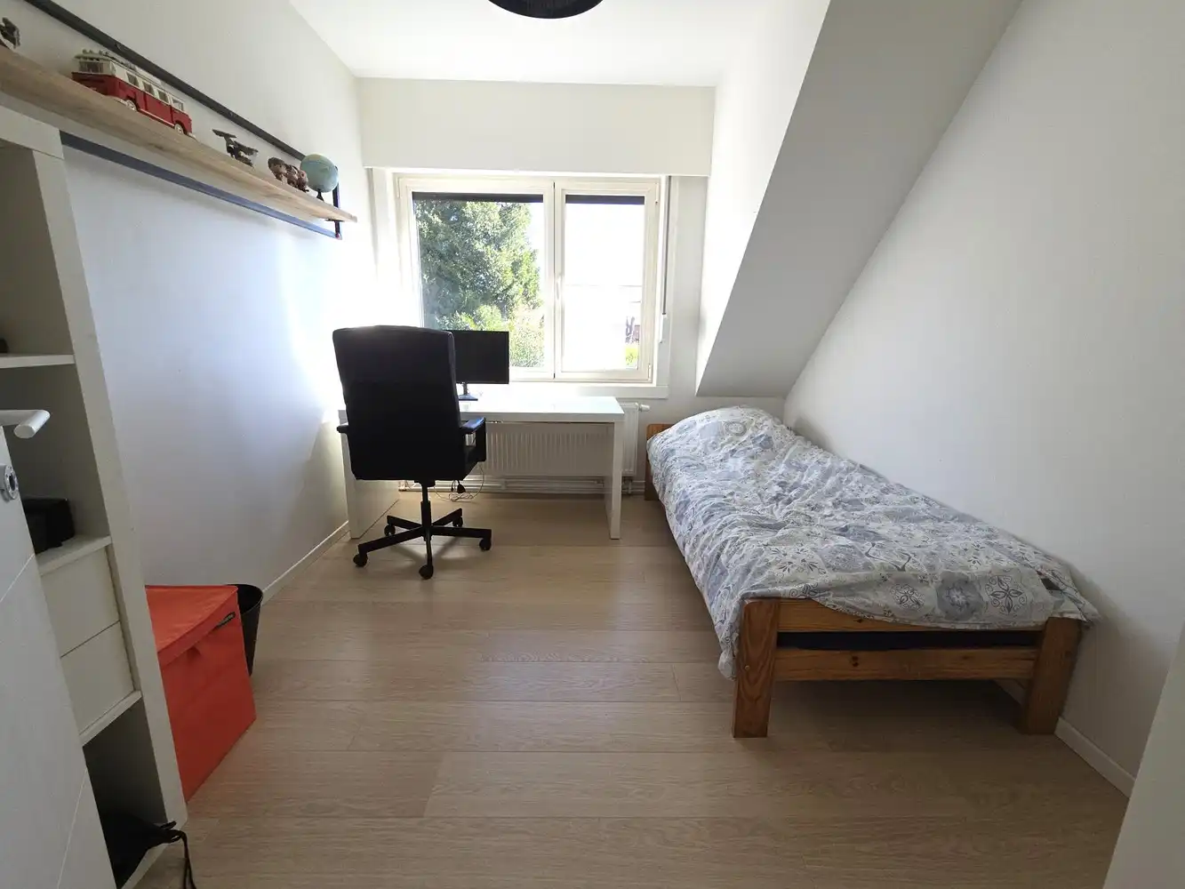 Zeer rustig gelegen woning in Mariaburg, gerenoveerd en voorzien van 3 slaapkamers en ruime garage aanbouw foto 8