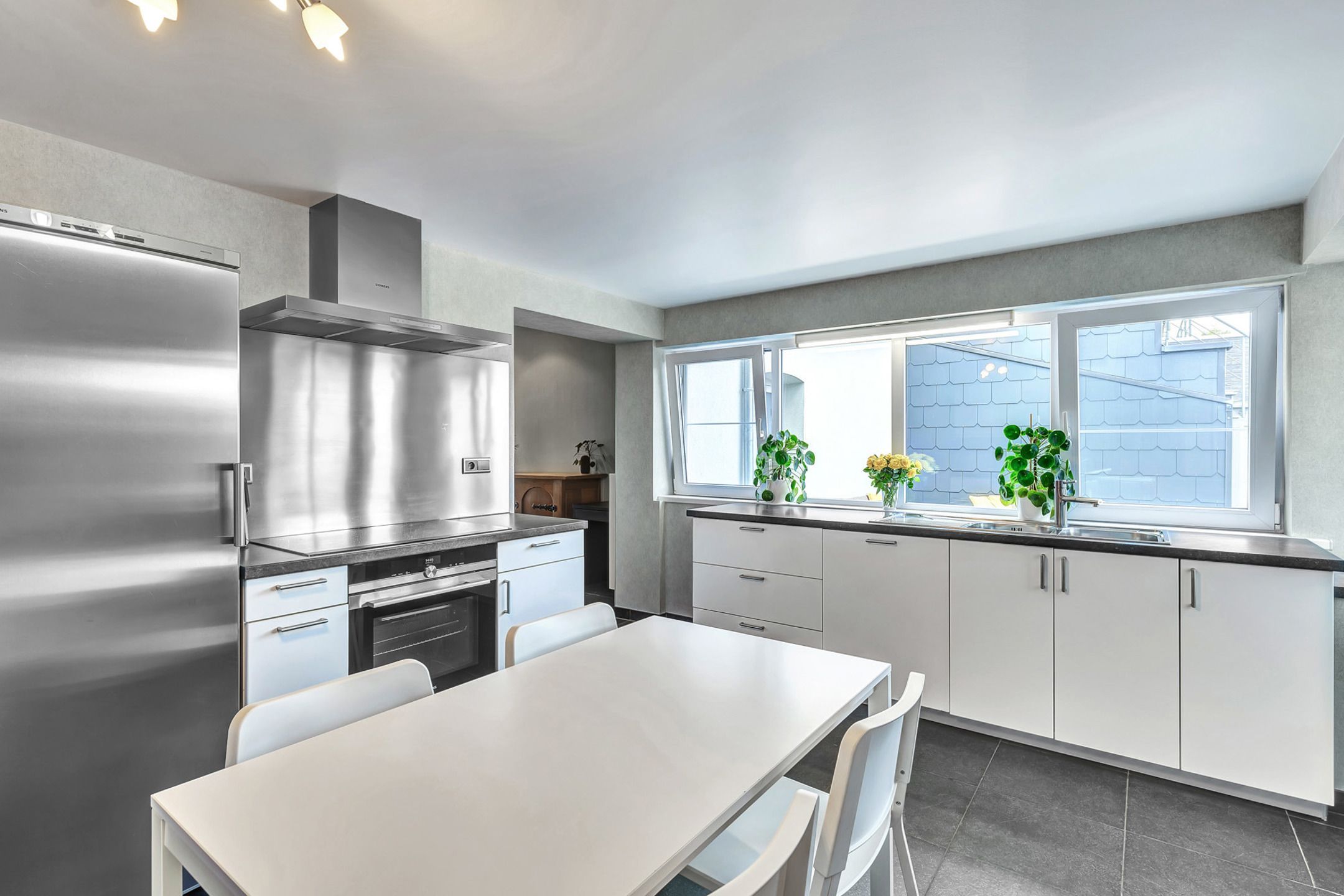 Instapklare woning met garage en tuin foto 8