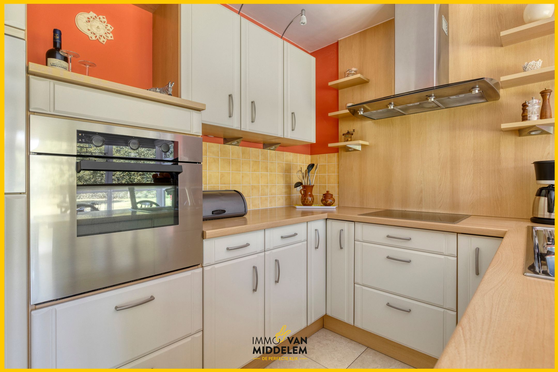 INSTAPKLARE WONING MET 4 KAMERS, ZWEMBAD, GARAGE EN TUIN foto 8