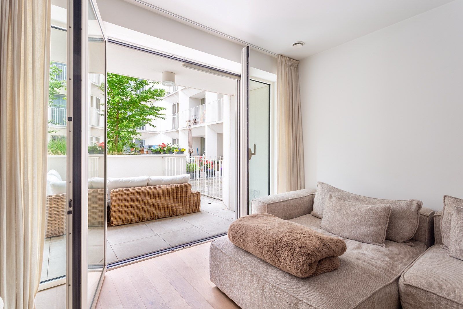 Stijlvol wonen in hartje Cadix met parkzicht foto 5