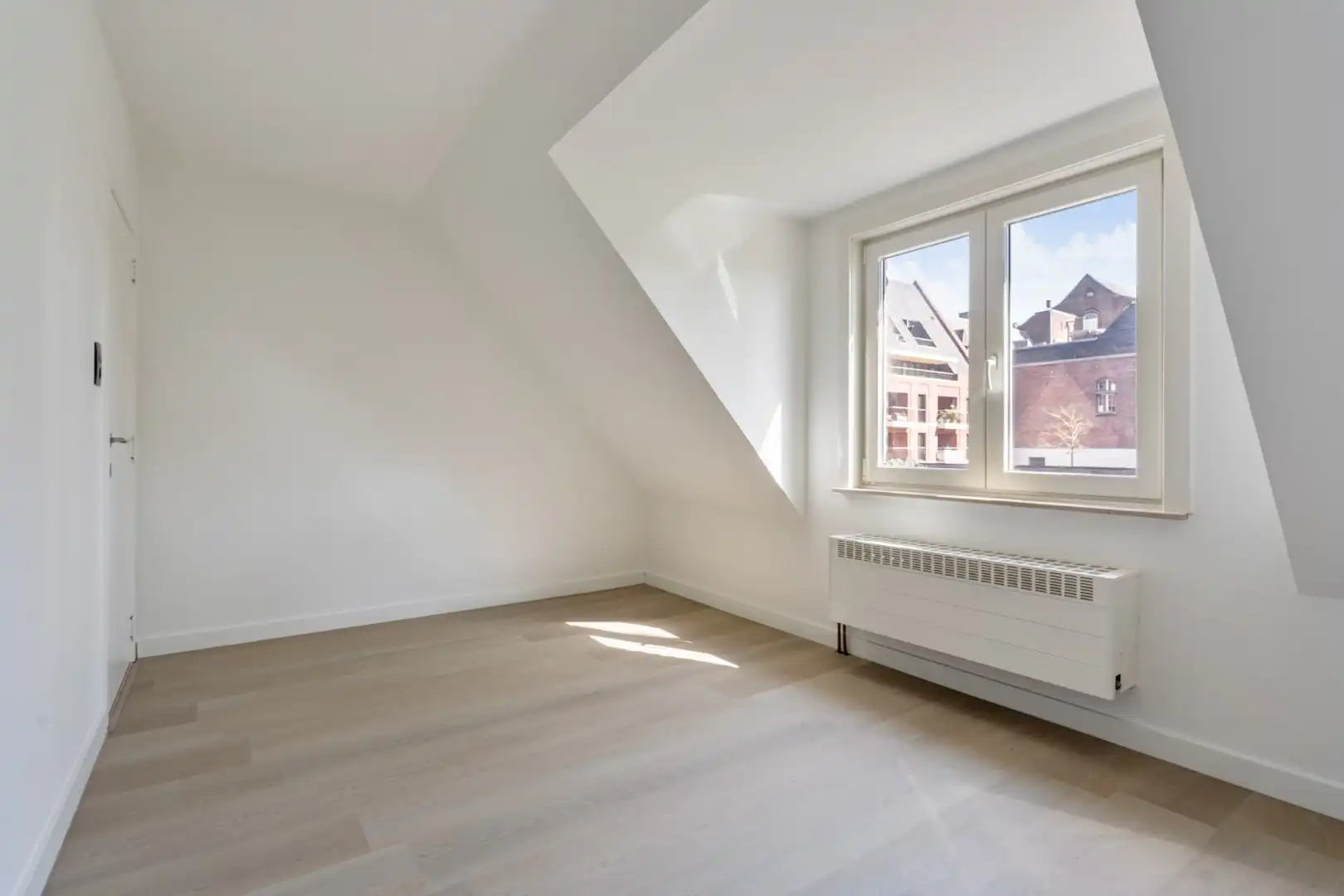 Gezellige, instapklare stadswoning in het centrum van Maaseik grenzend aan de groene wal!  foto 25