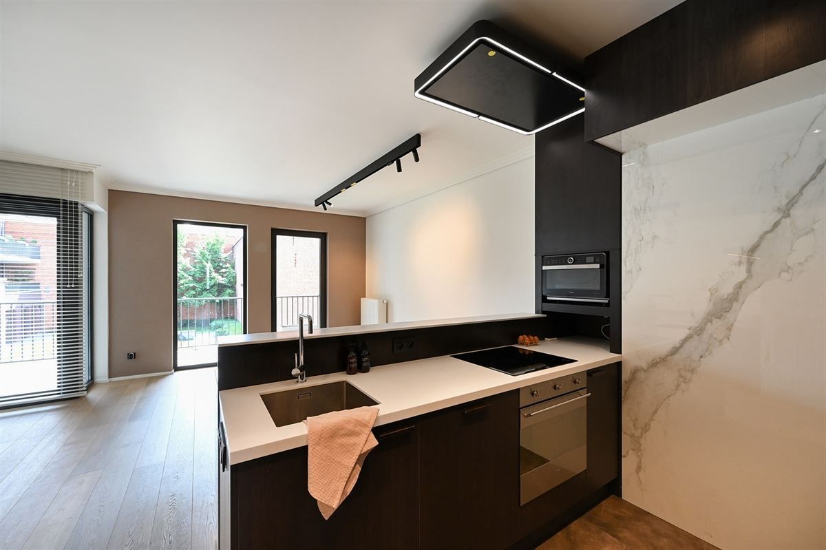 Prachtig appartement met 2 badkamers en ruim terras foto 3