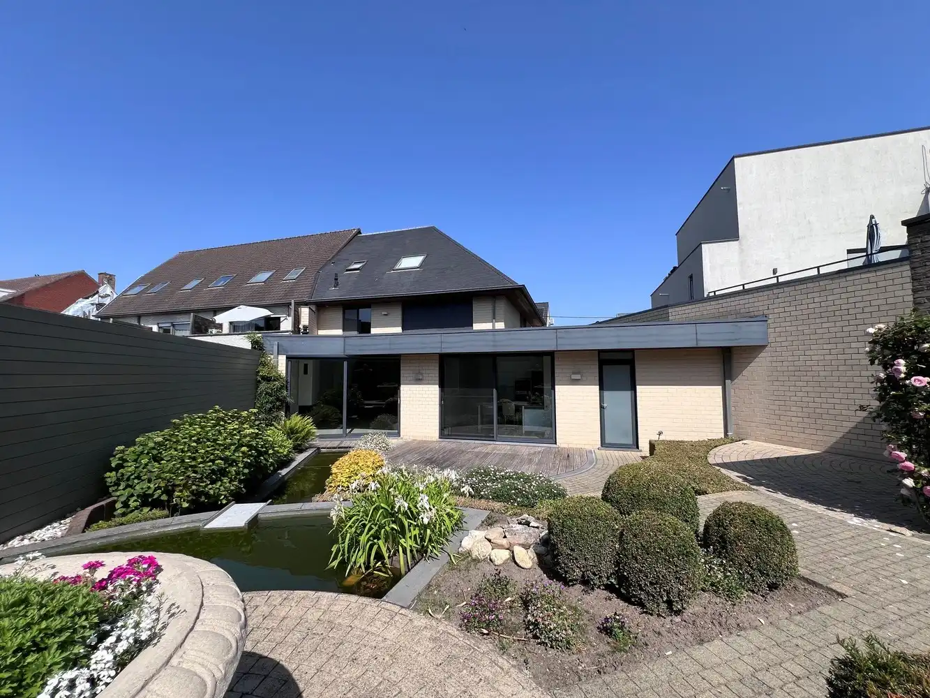 Instapklare woning met 5 slaapkamers en praktijk/kantoorruimte foto 24