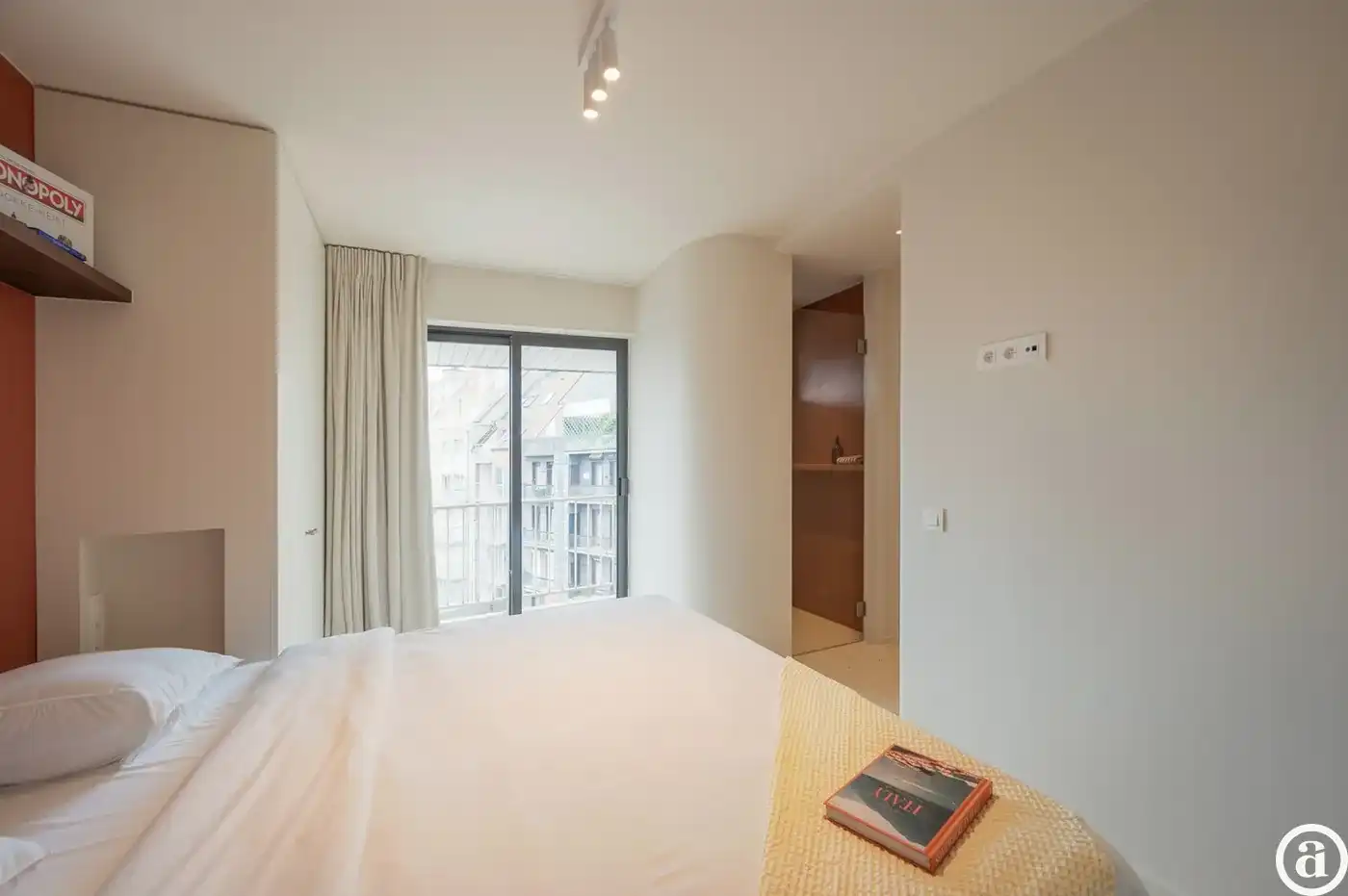 Stijlvol gerenoveerd 3-slaapkamerappartement op topligging in hartje Knokke. foto 12