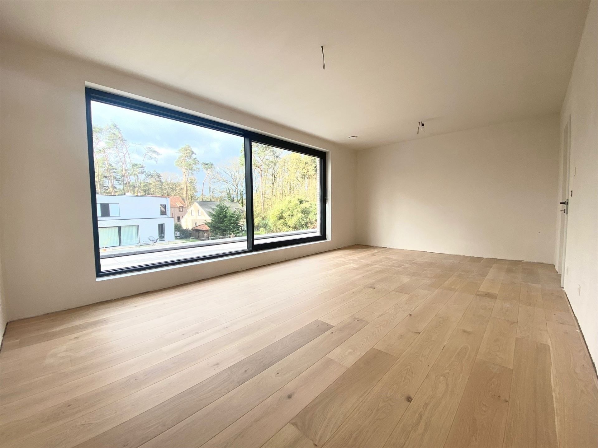 Moderne en grote nieuwbouwvilla met zuid-gerichte tuin! foto 8