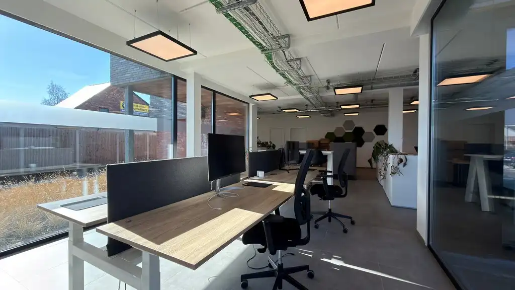 Instapklare kantoren met terras te huur vlakbij afrit E19 in Rumst foto 9