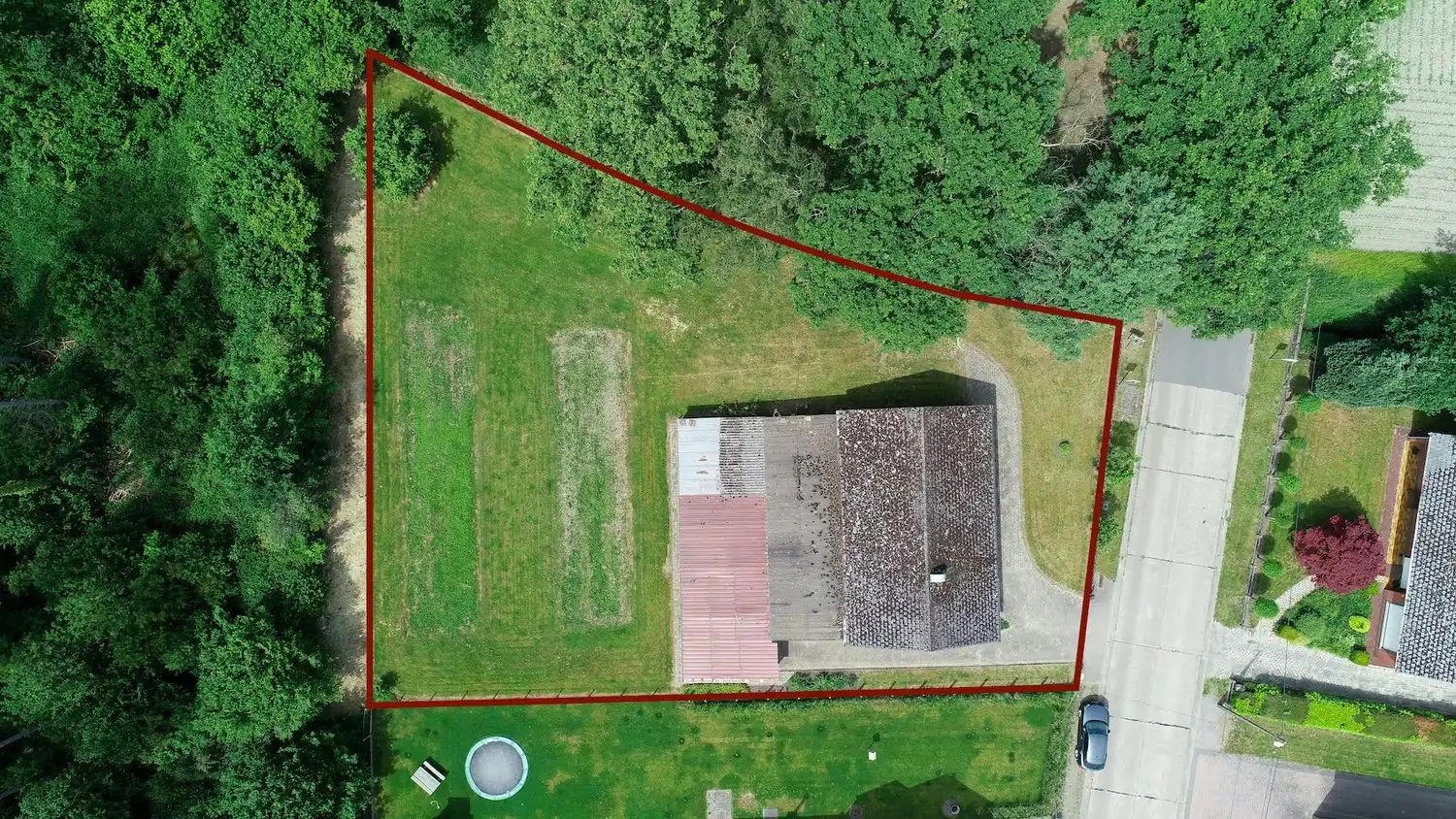 Volledig gelijkvloerse alleenstaande woning op een ruim perceel van 16a 83ca foto 3