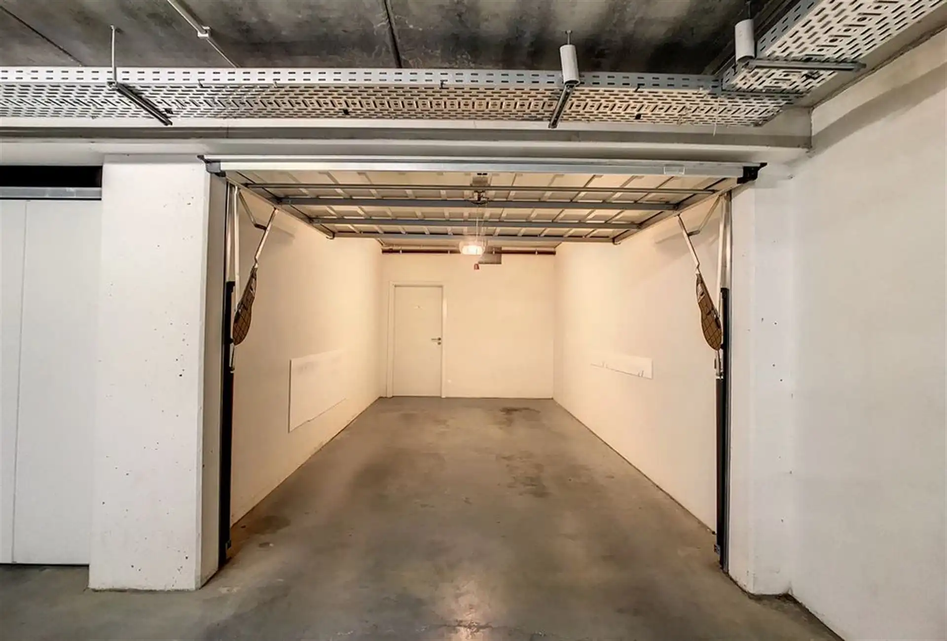 Exclusief gelijkvloers appartement met 2sk en privé tuin foto 26