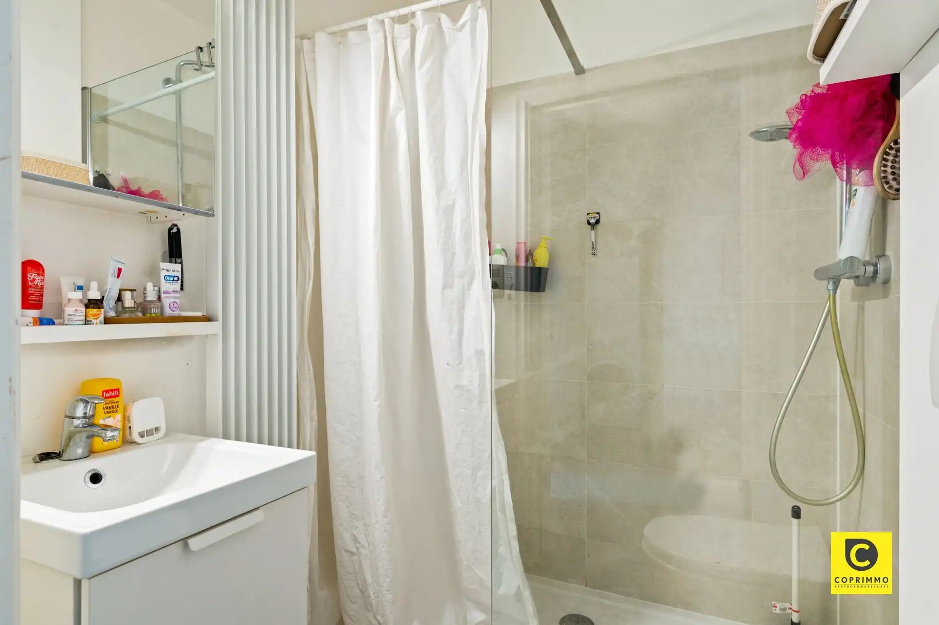 Instapklaar GLV app. met 2 slpks en groot terras! foto 8