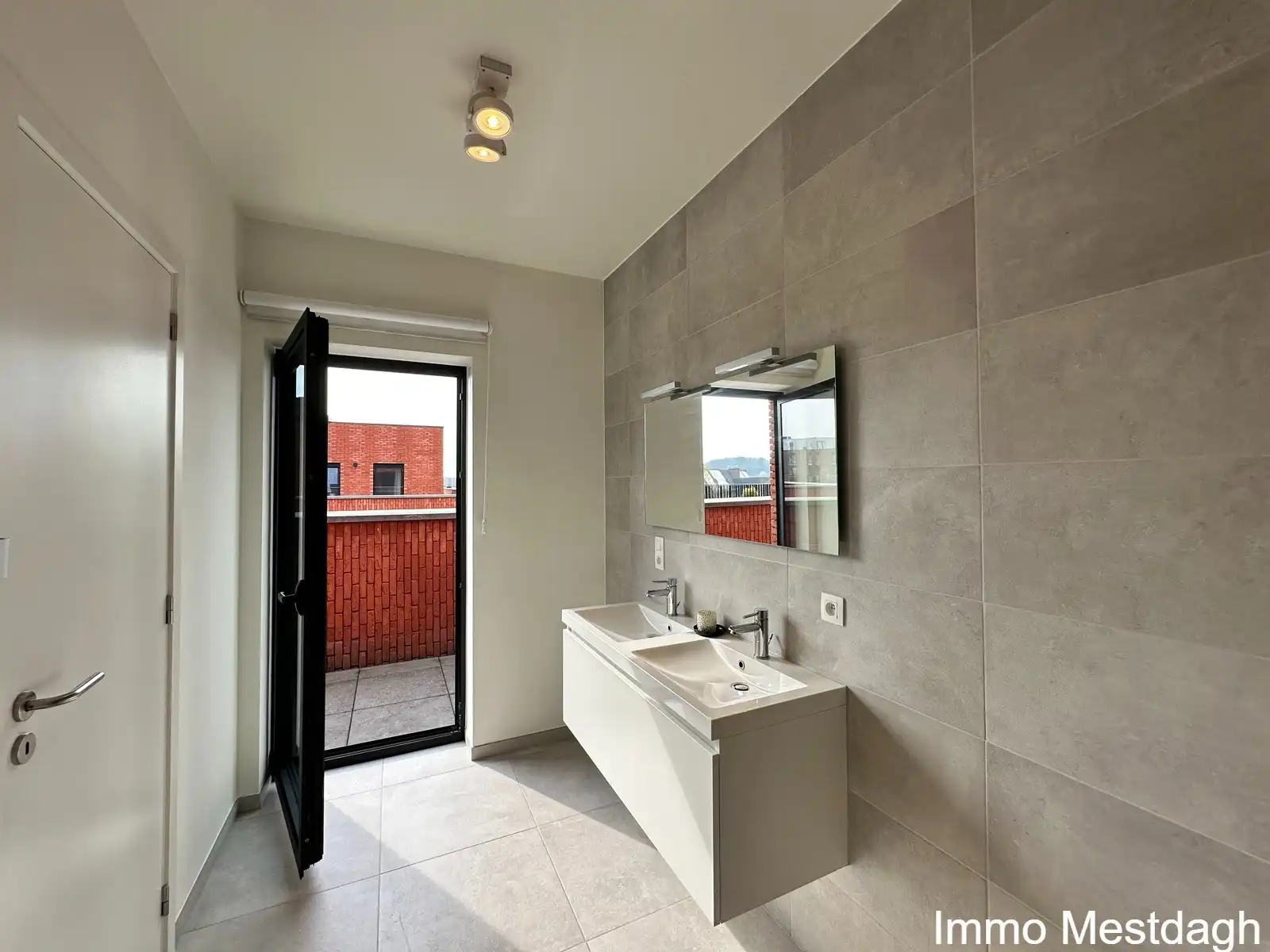 Unieke Penthouse met Panoramisch Uitzicht & Terrassen Rondom foto 36