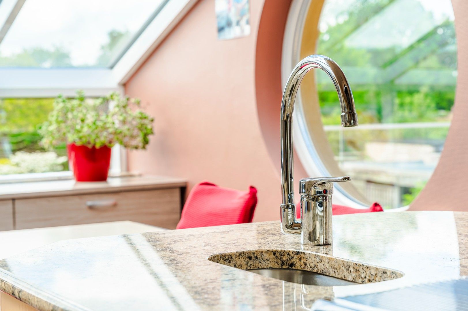 Unieke handelswoning met zwembad, atelier en zonneterras in Ruisbroek (Puurs) foto 15