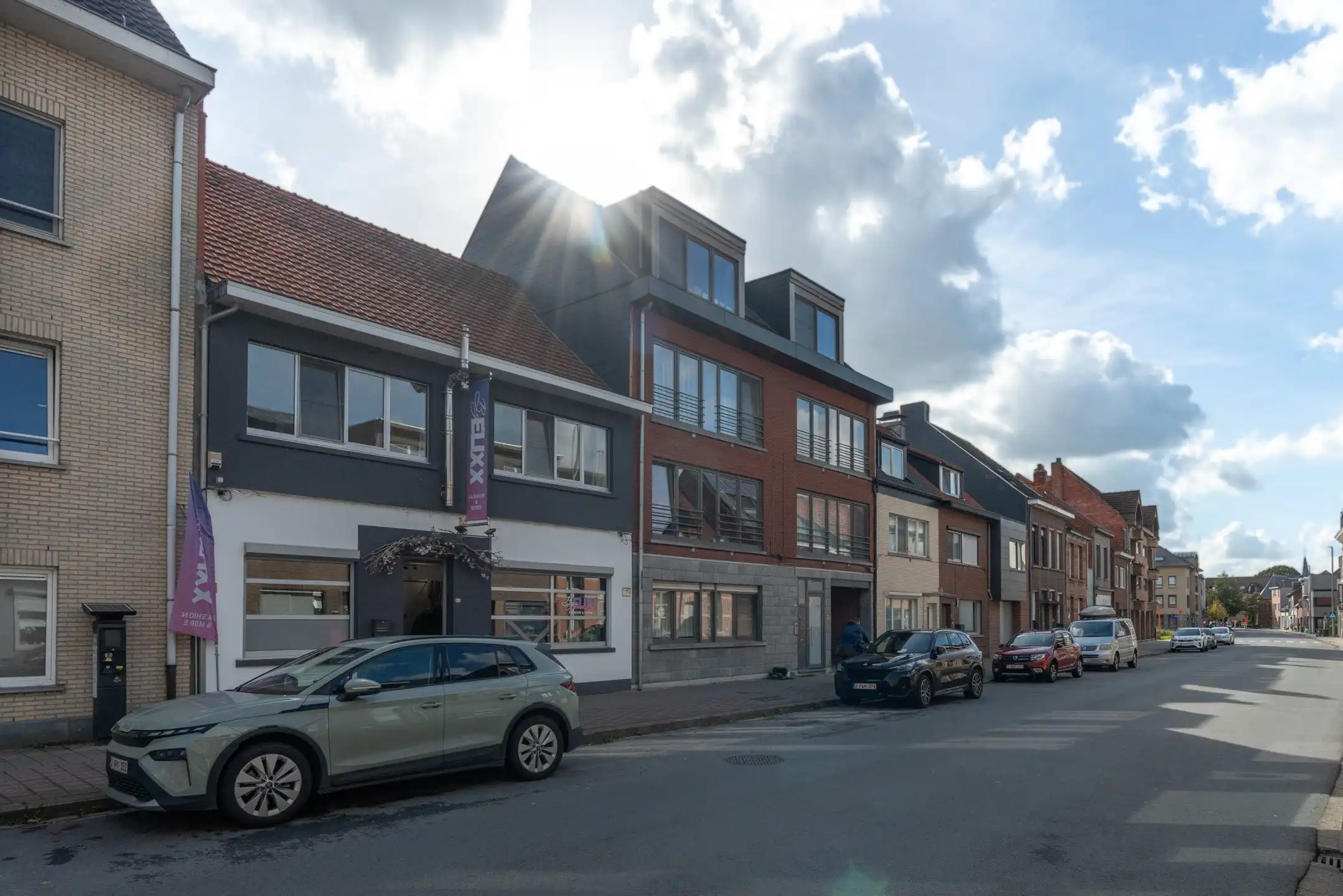 Voormalige winkel met garage, mogelijkheid tot 3 slpk woning foto 31