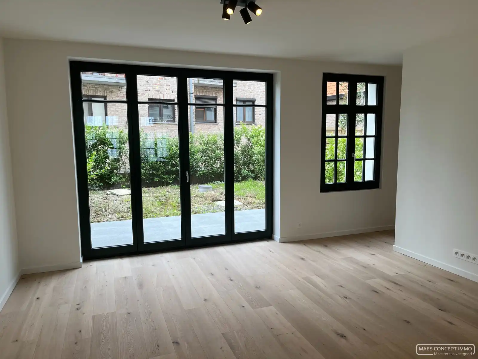 Ruime nieuwbouwwoning te huur in centrum Otegem foto 5