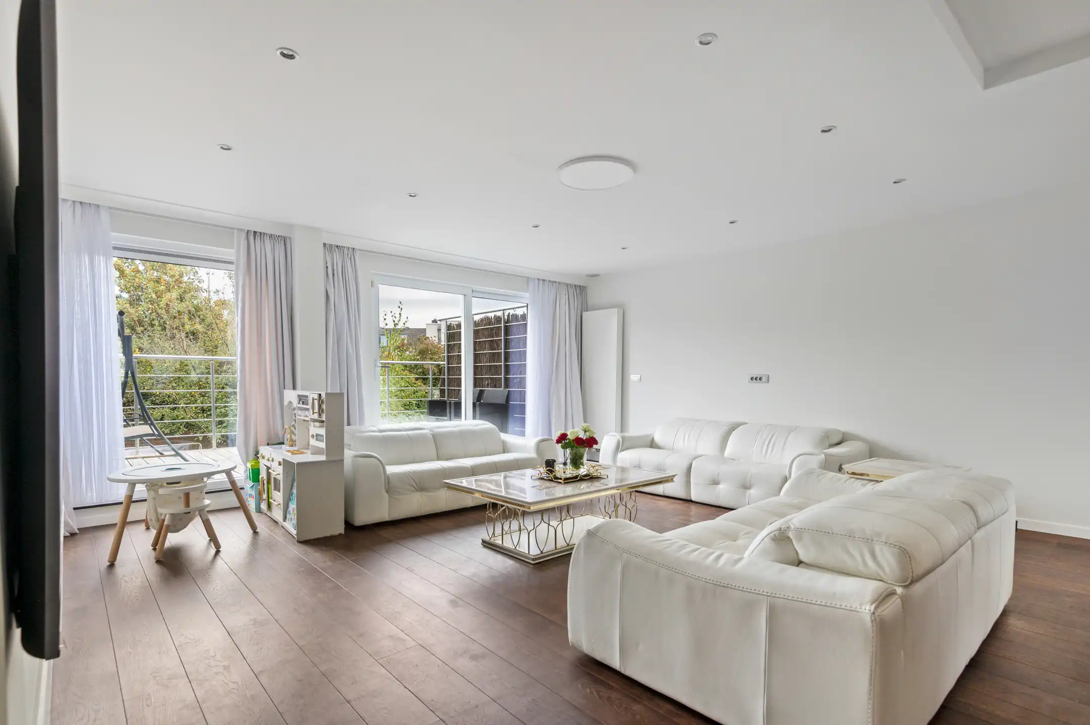 Instapklare luxewoning (235 m²!) met garage en zonnige tuin foto 3