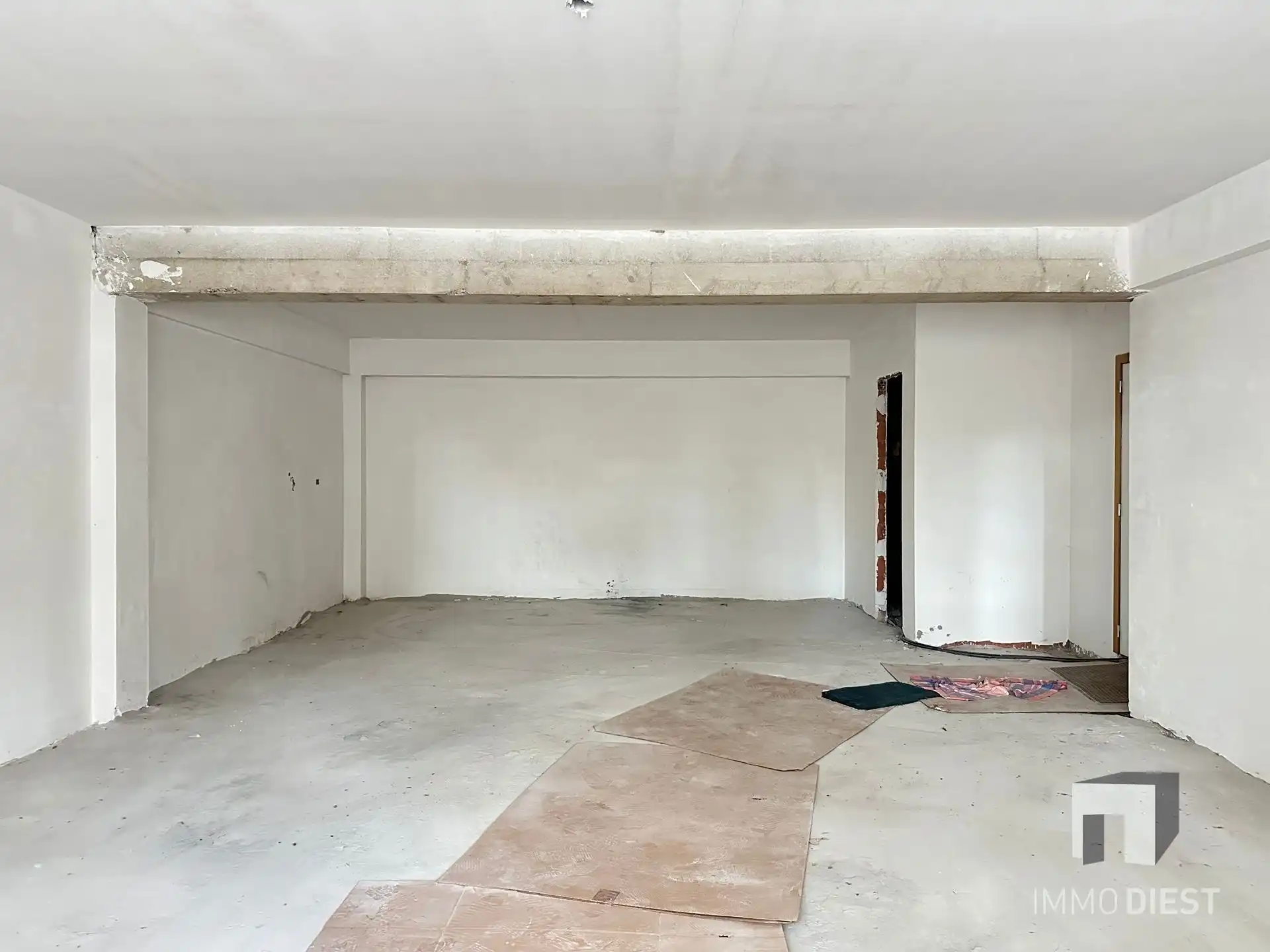 Kantoor met aparte studio, parking en 2 kelders foto 24