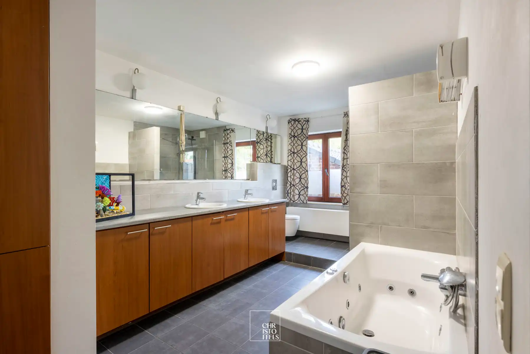 Veelzijdige woning (406 m²) met riante tuin (2510m²) op toplocatie! foto 15
