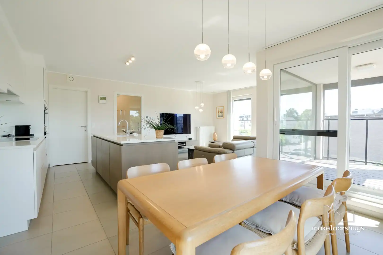 Schitterend 2-slp.app met terras en 2 garagestaanplaatsen  foto 2