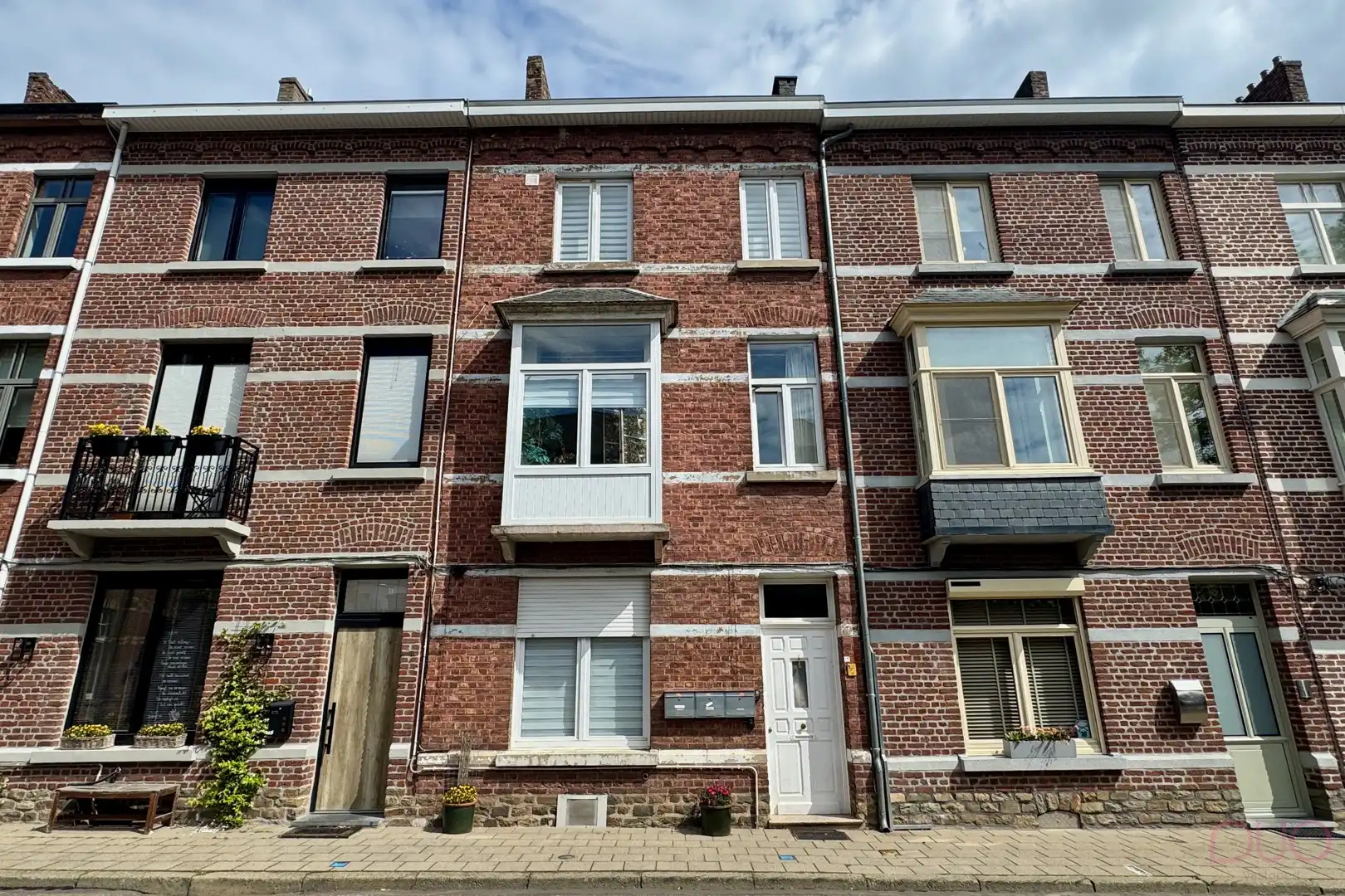 Hoofdfoto van de publicatie: ***Unieke kans: opbrengsteigendom met 3 appartementen in het centrum van Sint-Truiden