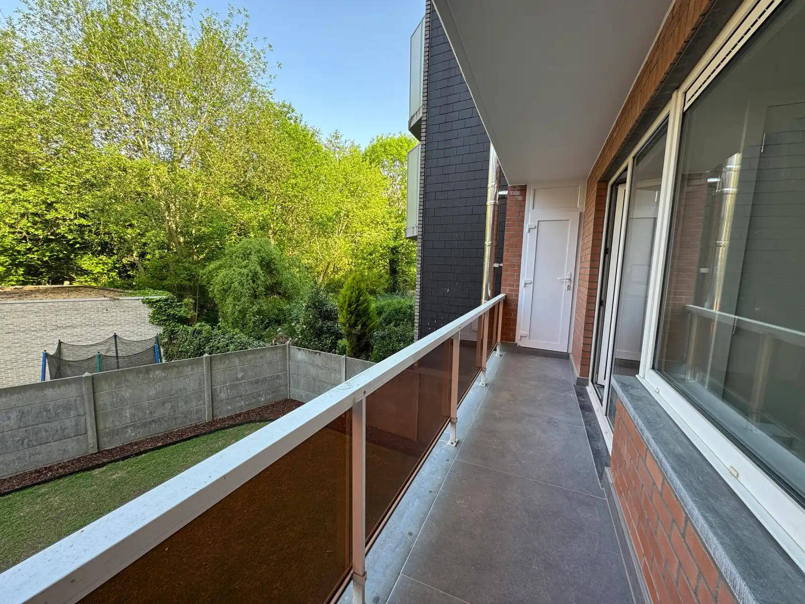Vernieuwd appartement met 1 slaapkamer en terras foto 7