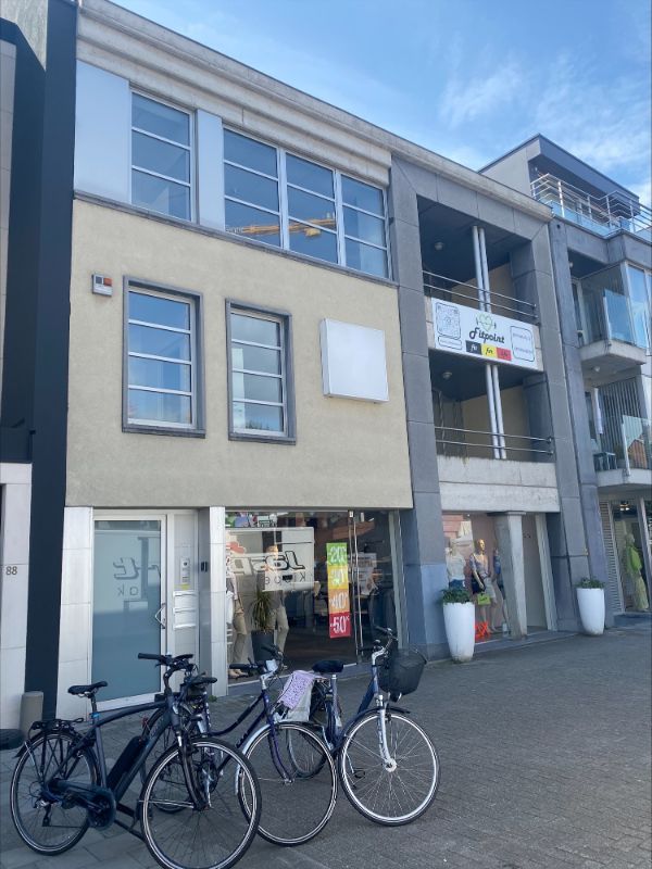 Dendermonde, Oude Vest 86 bus 3. foto {{pictureIndex}}