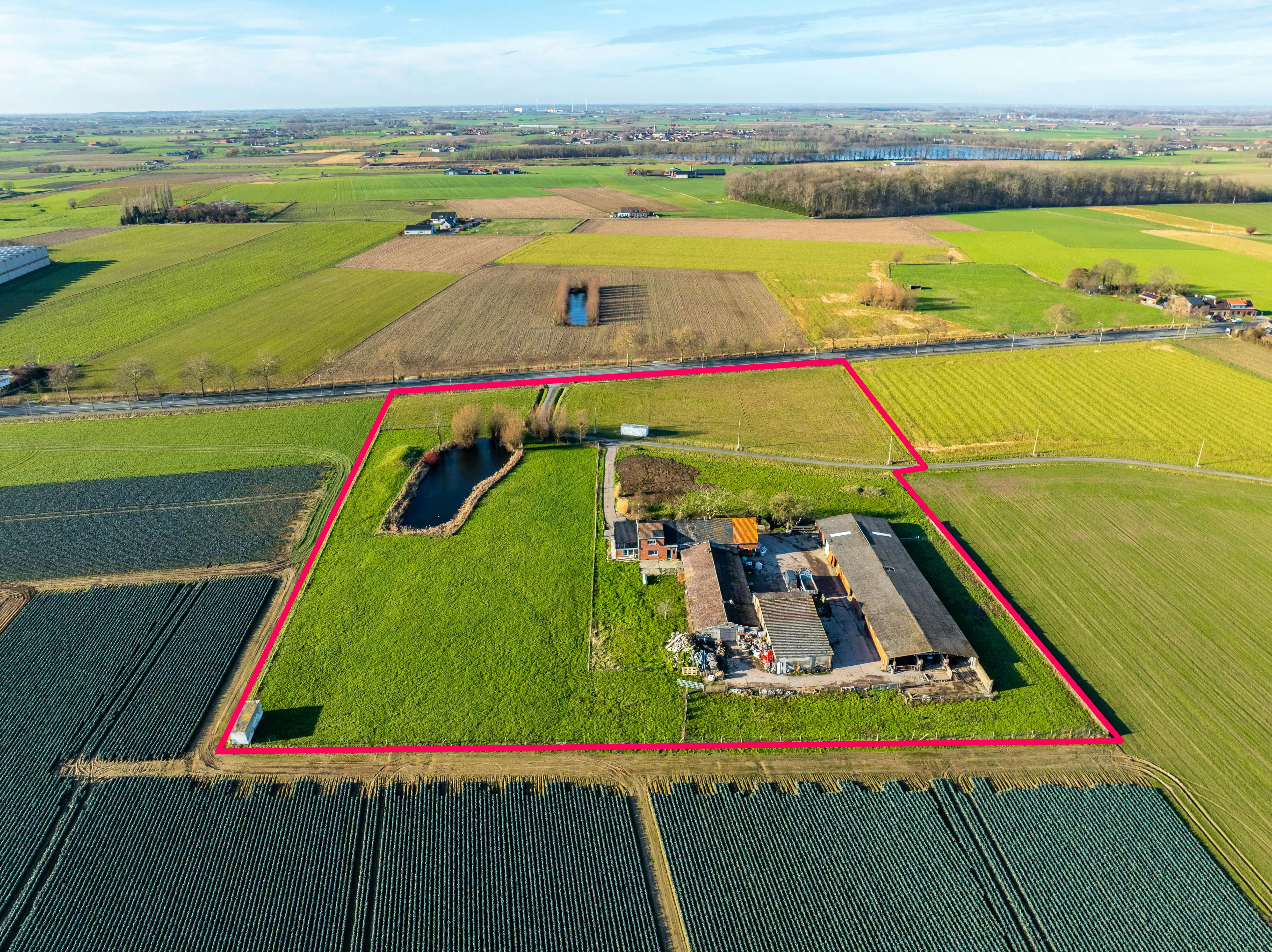 Authentiek te renoveren hoeve met uniek potentieel op bijna 3 hectare in Voormezele  foto 21