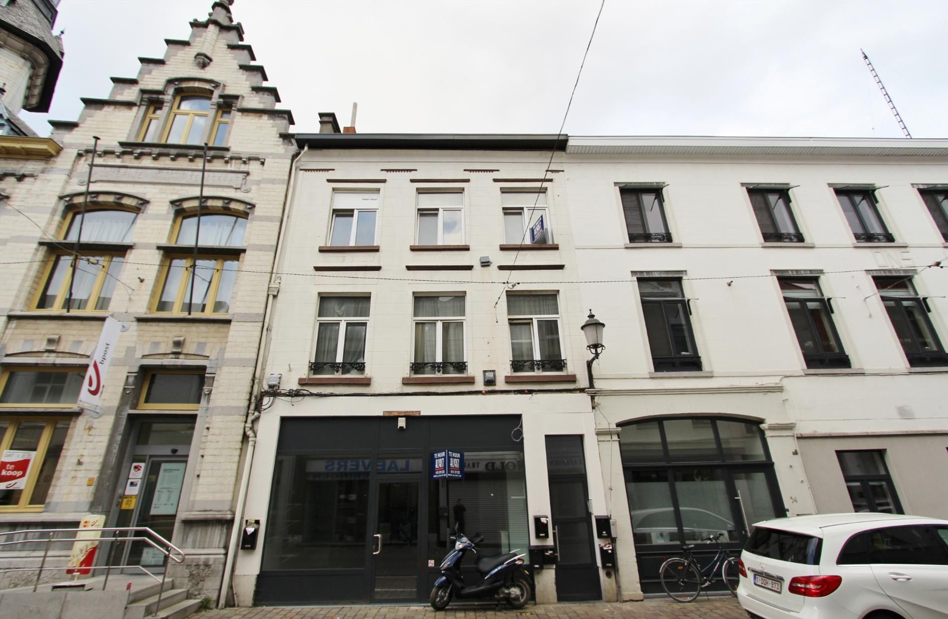 STUDIO te huur in volle centrum Diest met 1 aparte slaapkamer foto {{pictureIndex}}