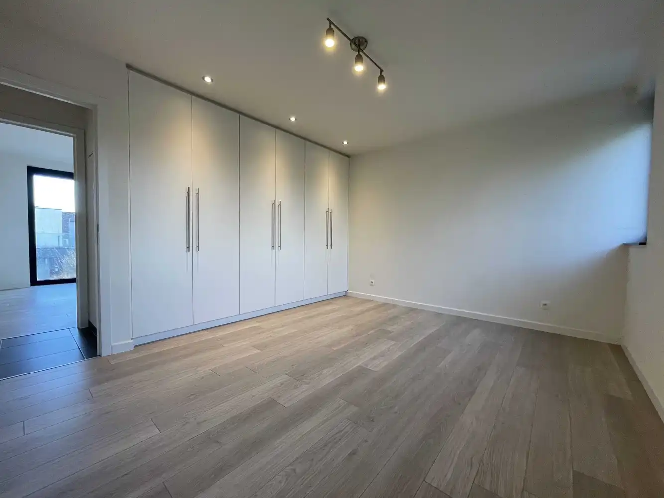 Recente gezinswoning vlakbij het centrum van Genk foto 18