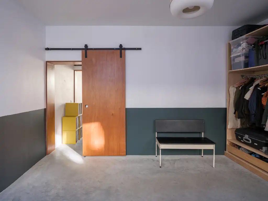Uniek gerenoveerde, instapklare woning op fietsafstand van het stadscentrum met aangename buitenruimtes (terras en stadstuin) en 3 volwaardige slaapkamers. foto 23