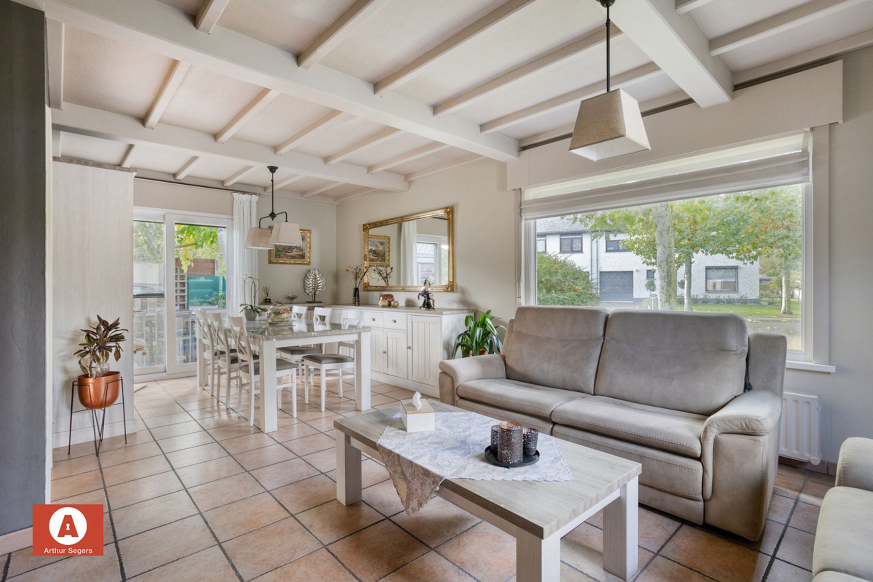 Rustig gelegen, instapklare en perfect onderhouden Bungalow. foto 6