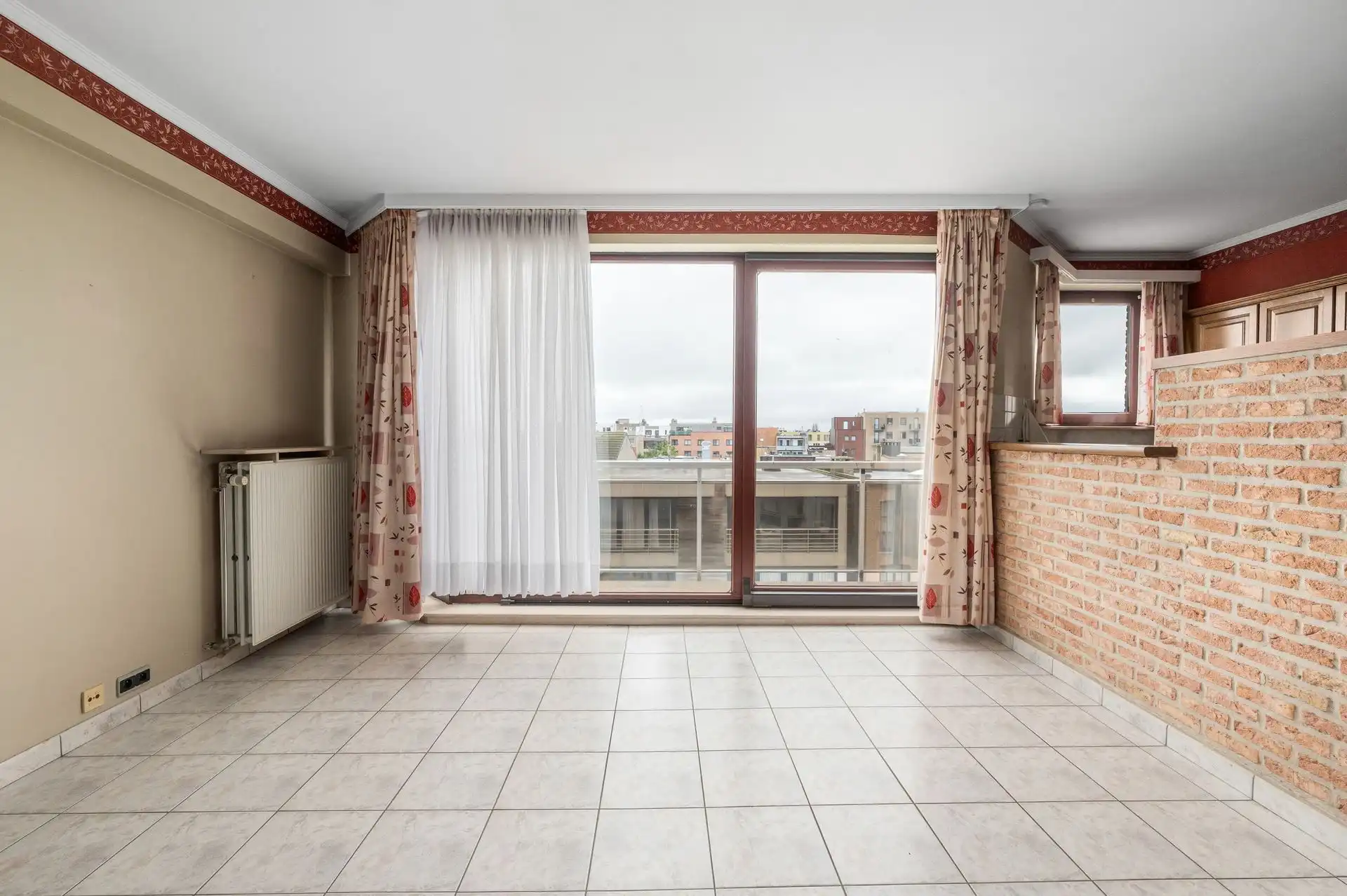 RUIM / ZONNIG / MET GARAGE foto 2