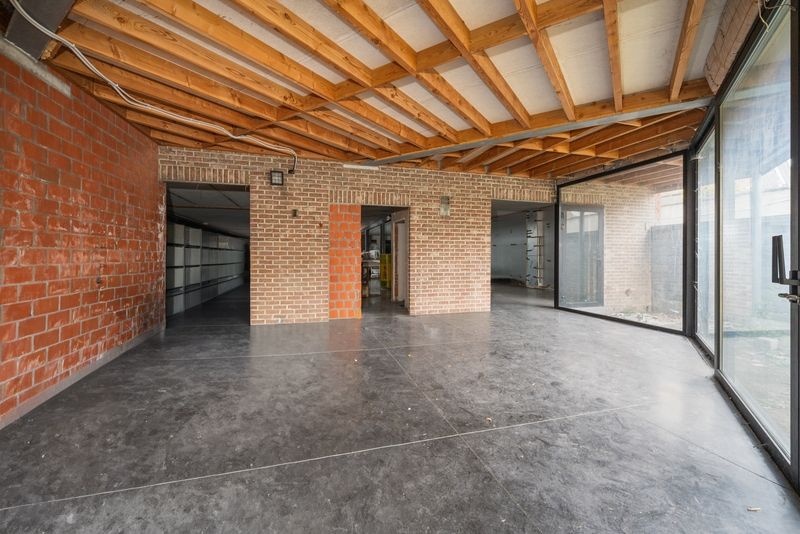 Centrum Roeselare - Bedrijfsgebouw met woongelegenheid en garage foto 16