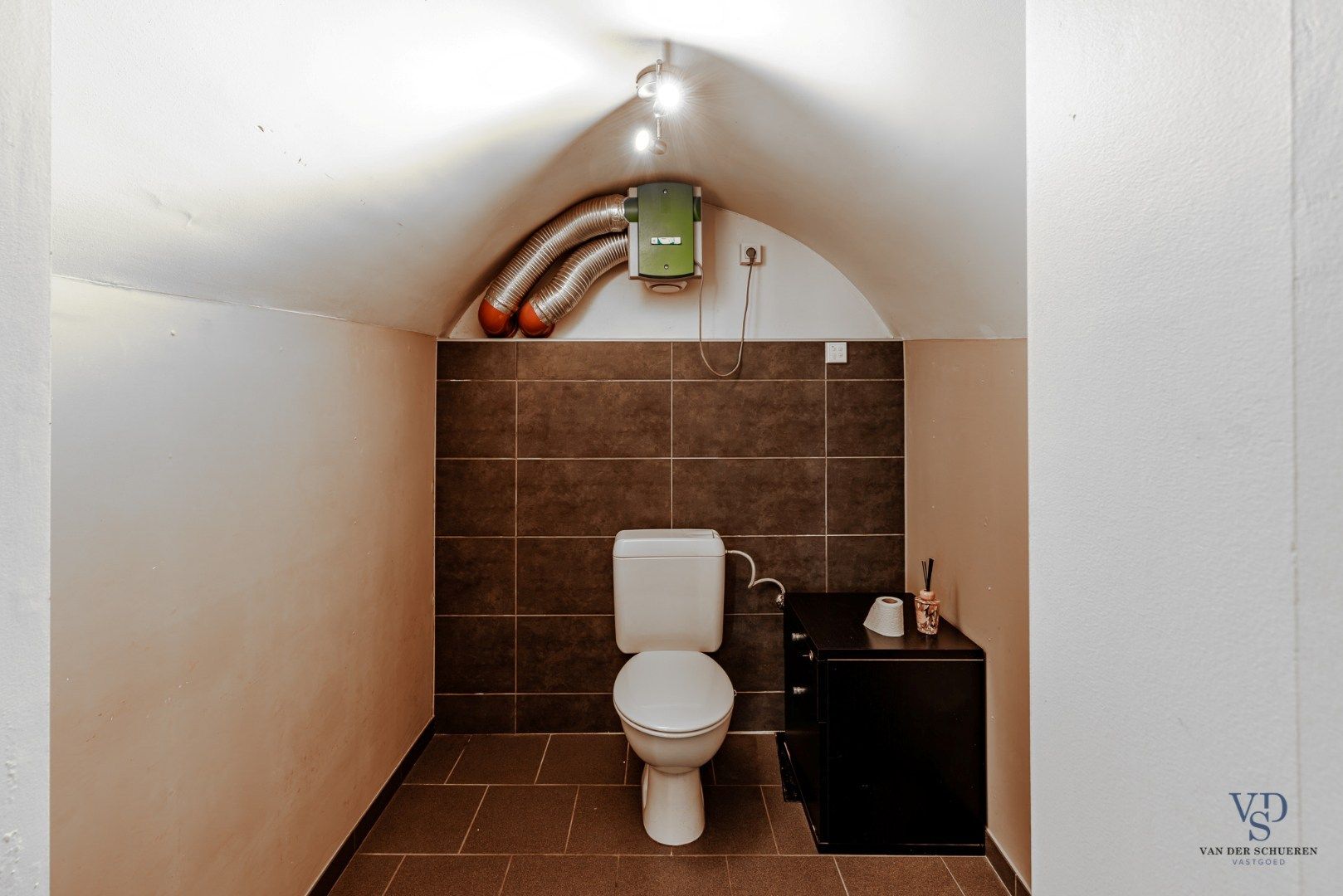 Herenhuis met 7 vergunde studentenkamers. foto 6