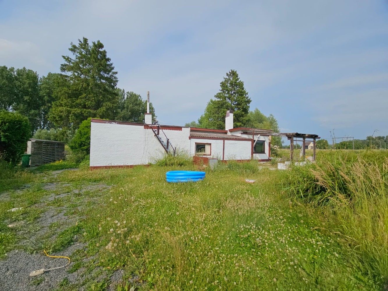 Landelijk gelegen woning (grondig te renoveren) foto 4