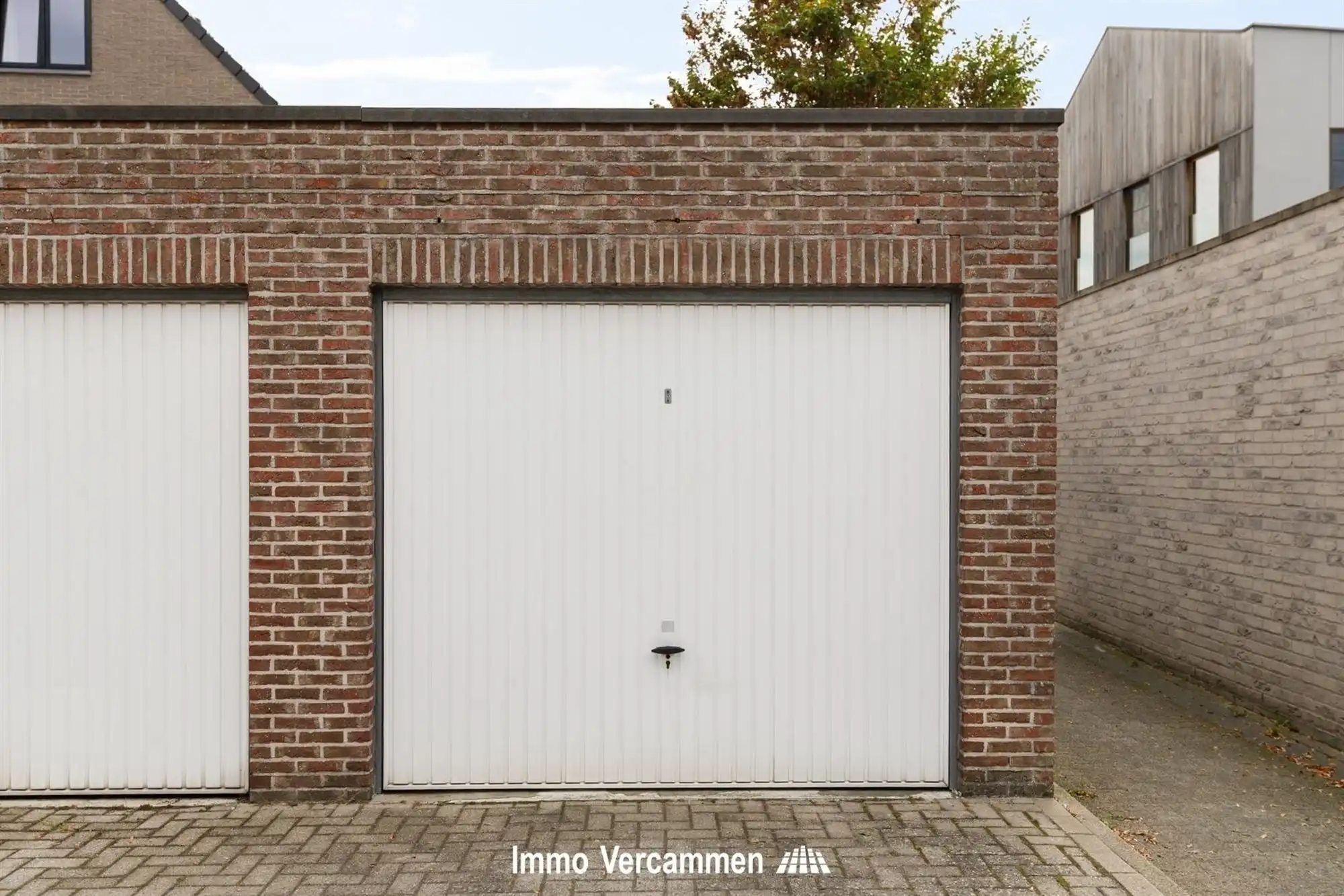 Ruim appartement (109 m²) met 2 SLPK, terras en garage foto 10