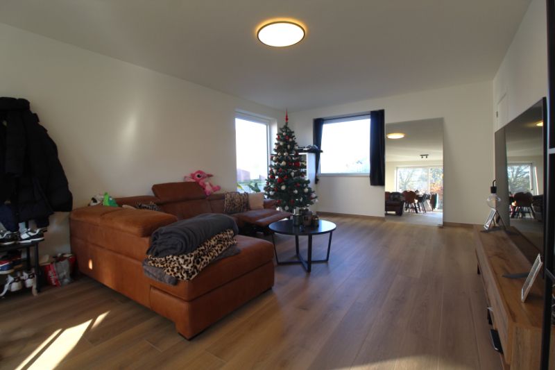 Energiezuinige halfopen woning te huur in Sijsele foto 2